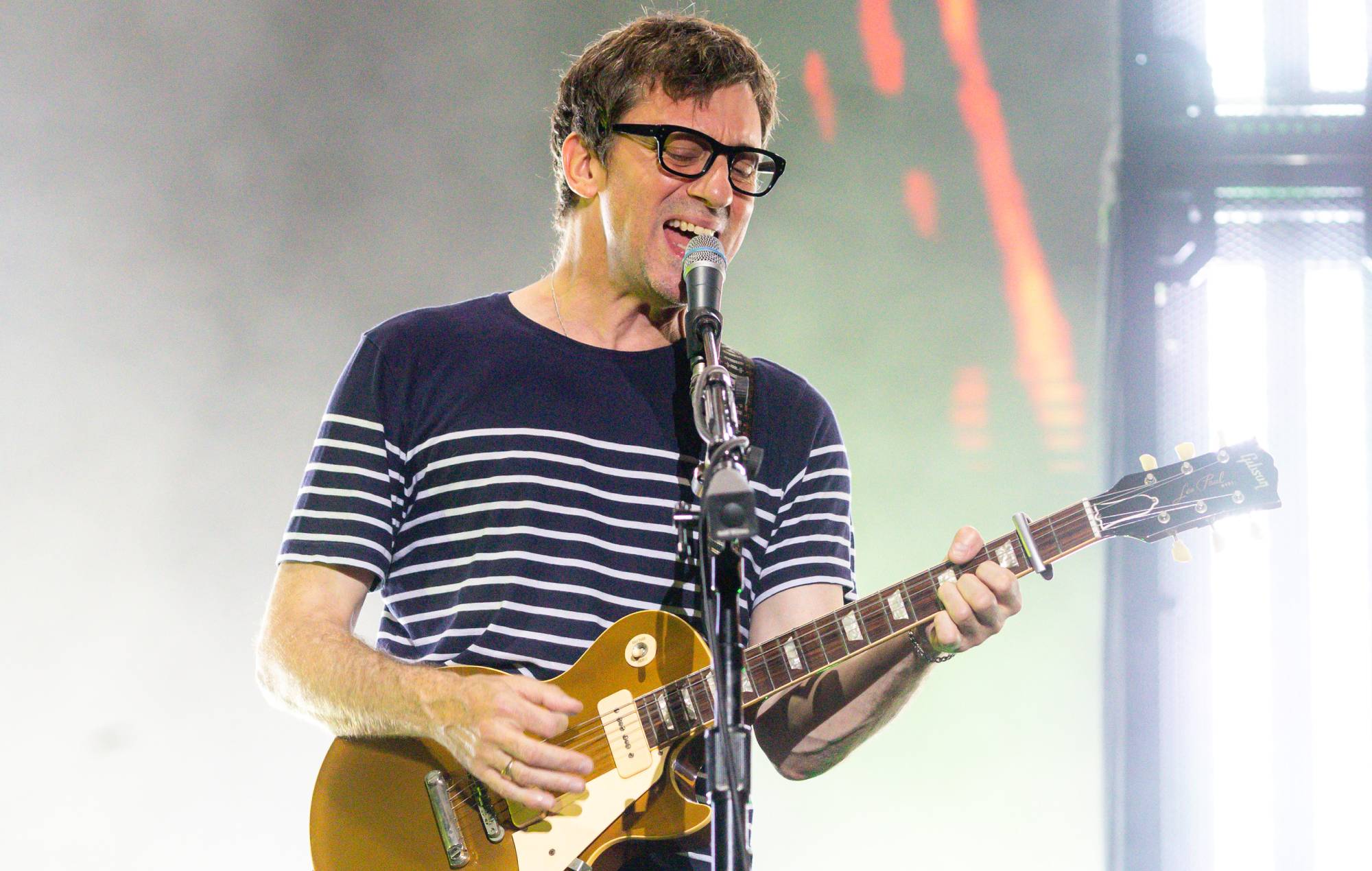 Грэм Коксан кажа, што Blur спрабавалі "забіць любы смурод брыт-попа" на "Blur"