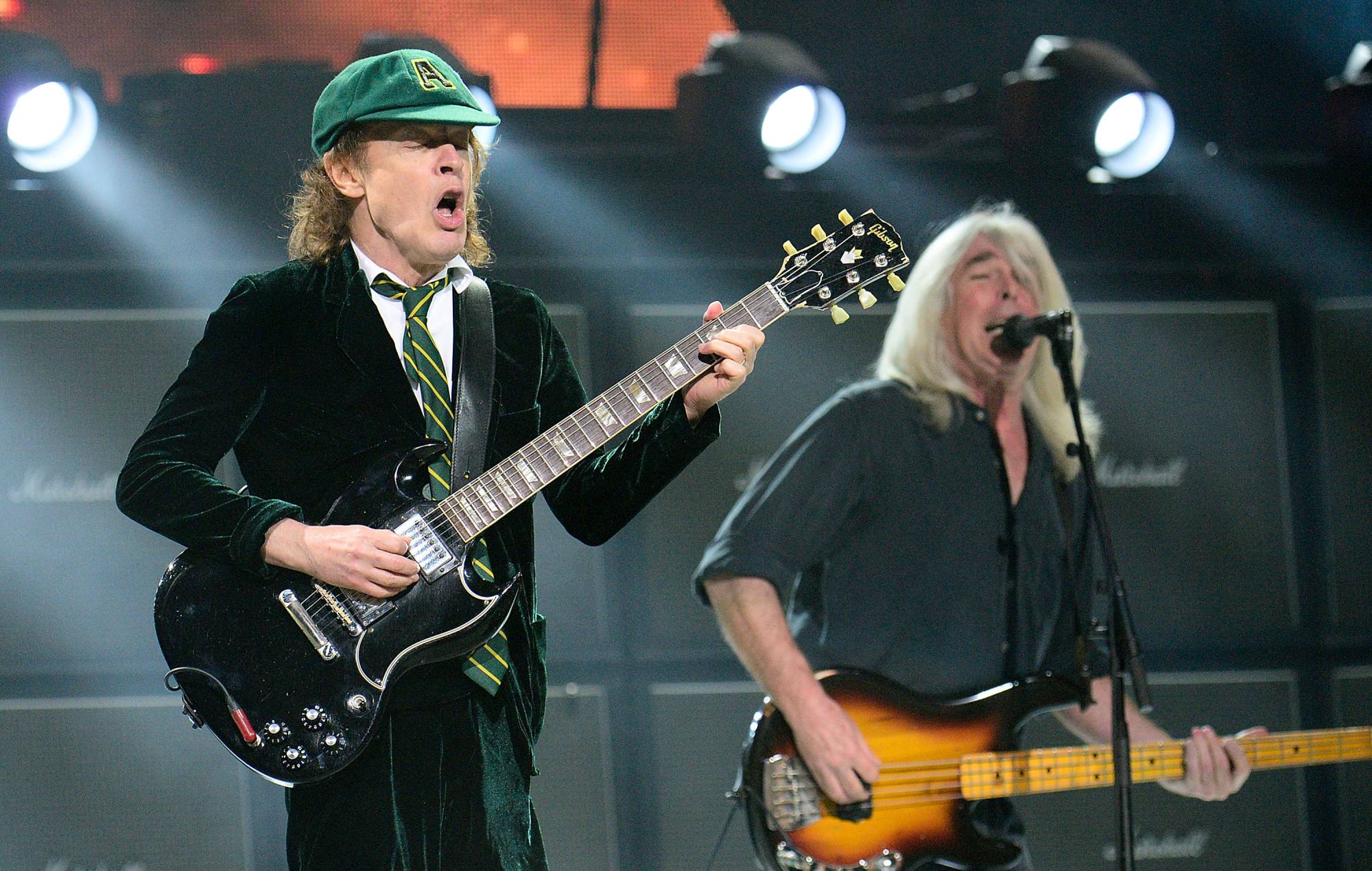 AC/DC адкрывае ўсплывальную панэль дайвінга ў рамках святкавання шоу Power Trip