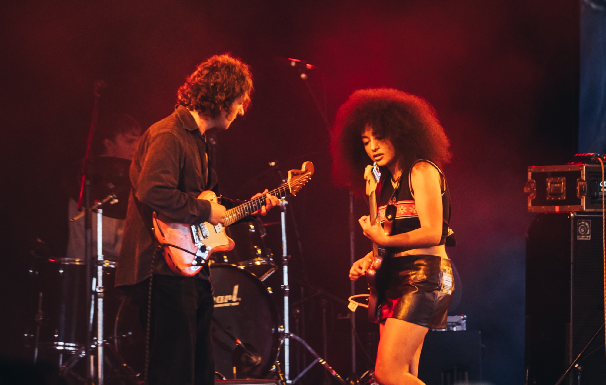 Слухайце новы дынамічны сінгл "Nearly Daffodils" настаўніка англійскай мовы