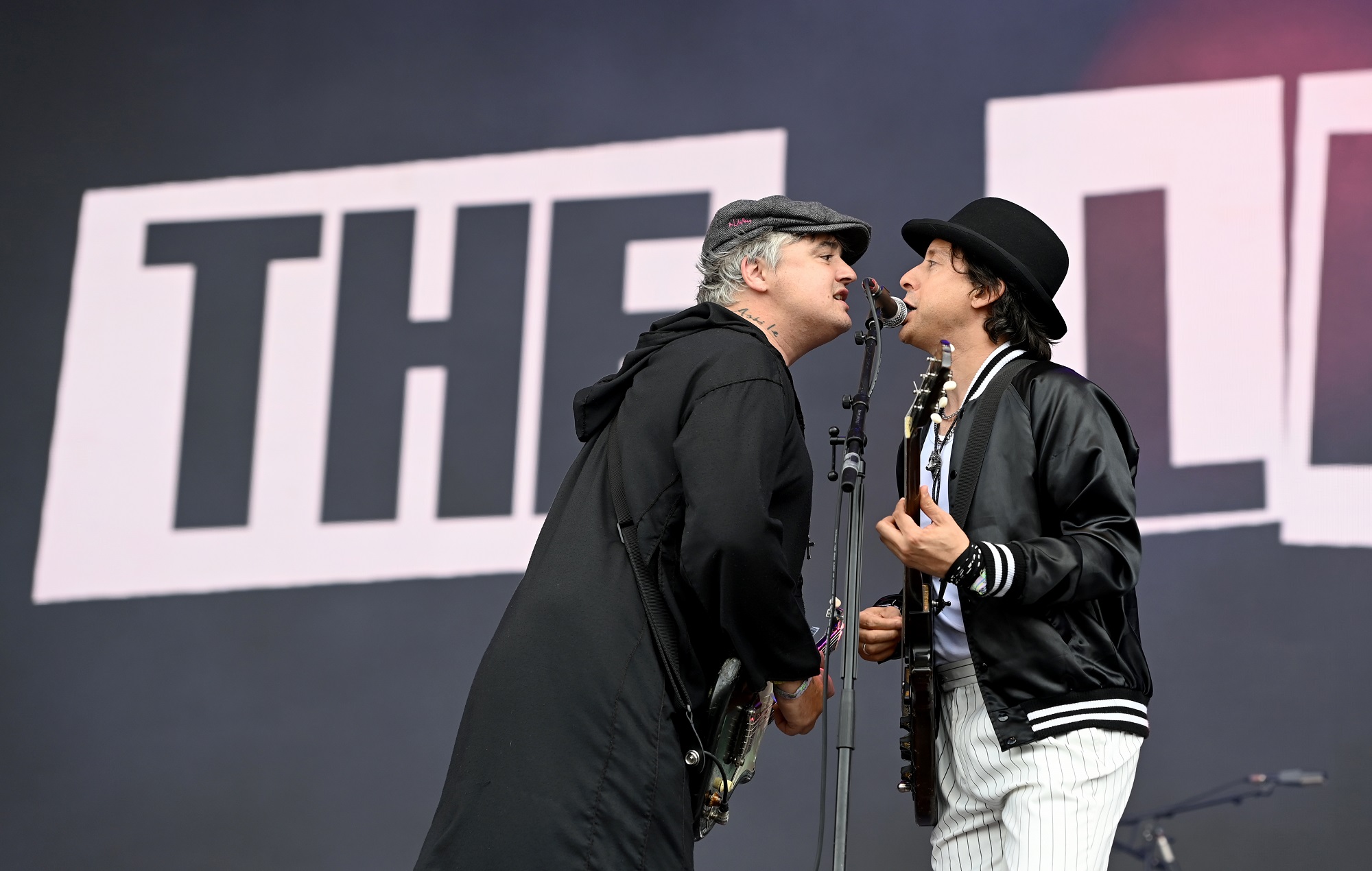 Глядзіце новае распуснае відэа The Libertines на песню "Run, Run, Run"