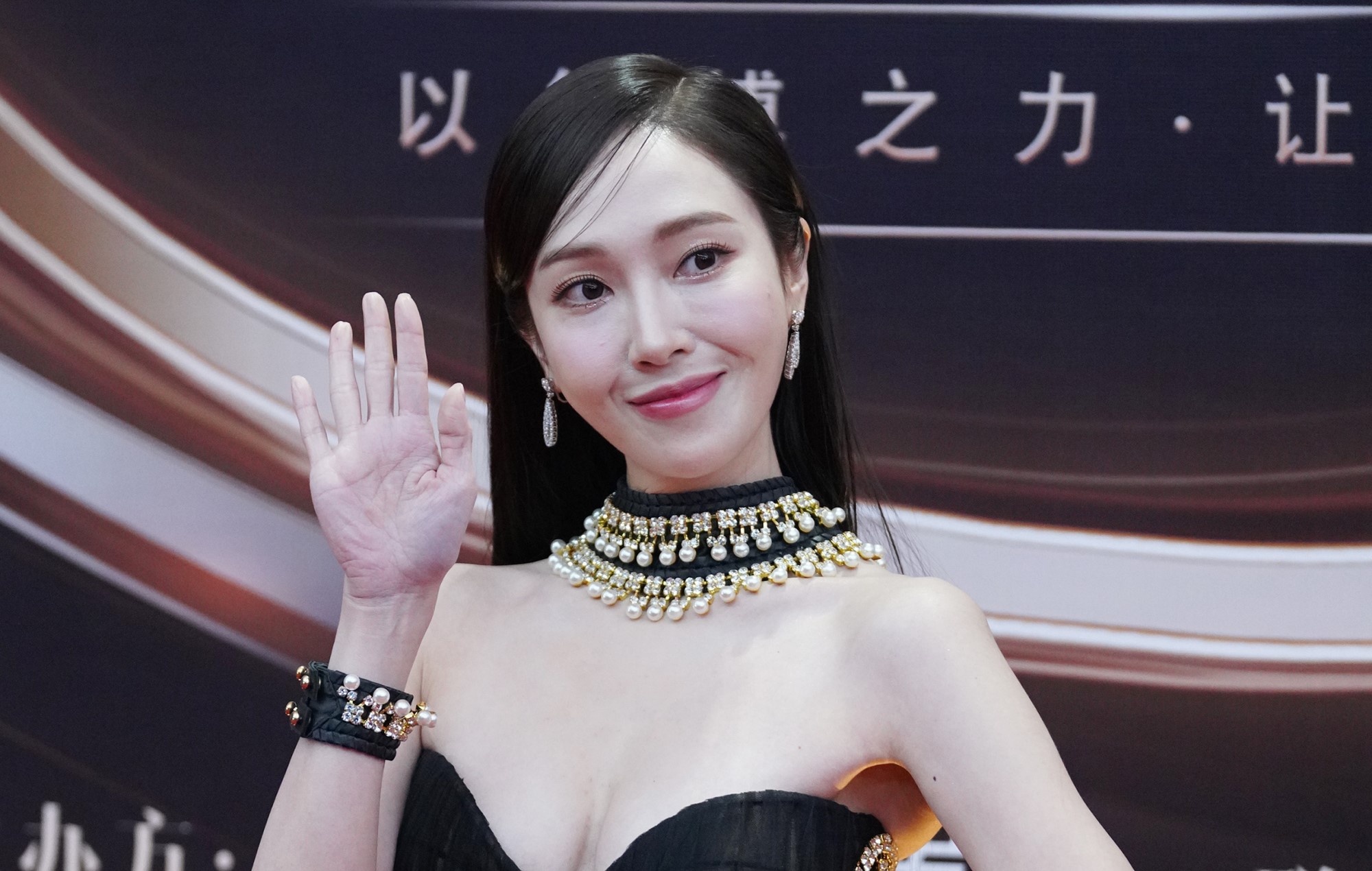 Як паведамляецца, Джэсіка Юнг выпусціць новы міні-альбом "Beep Beep"