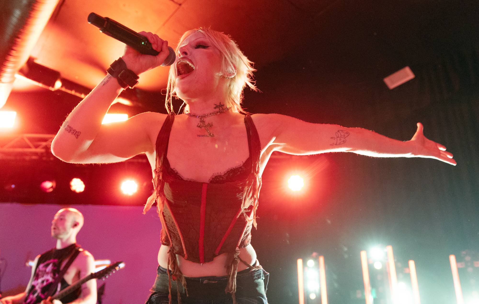 Cassyette дражніць новы сінгл "Why Am I Like This?"