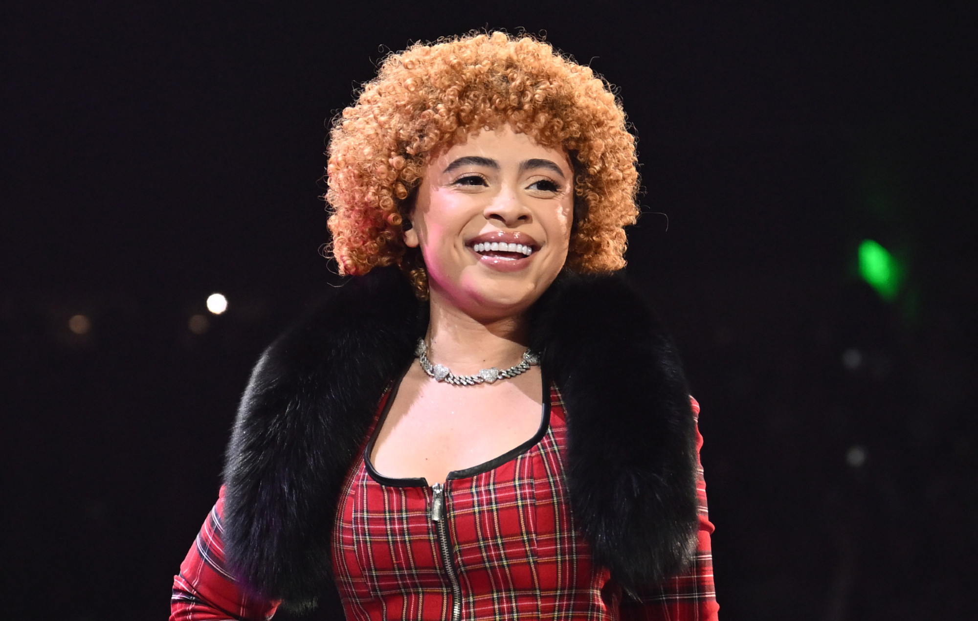 Ice Spice становіцца вірусным з тызерам новай смешнай песні, падрыхтаванай RiotUSA