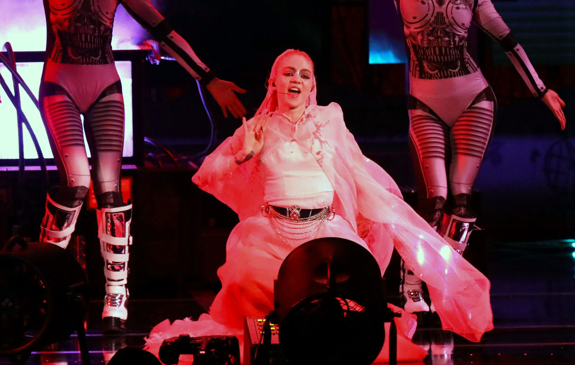 Граймс кажа, што яна "шчасліва ганарыцца белай культурай" пасля таго, як яе прызналі "нацыстам"