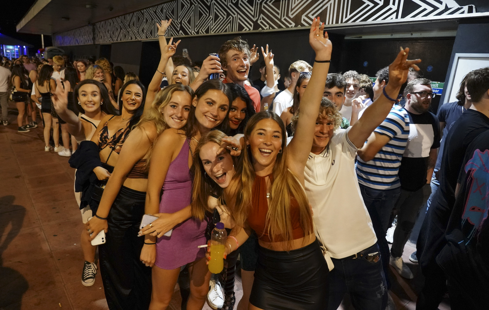 Кіраўнік Pryzm вінаваціць у закрыцці начных клубаў «моладзь, якая менш п'е».