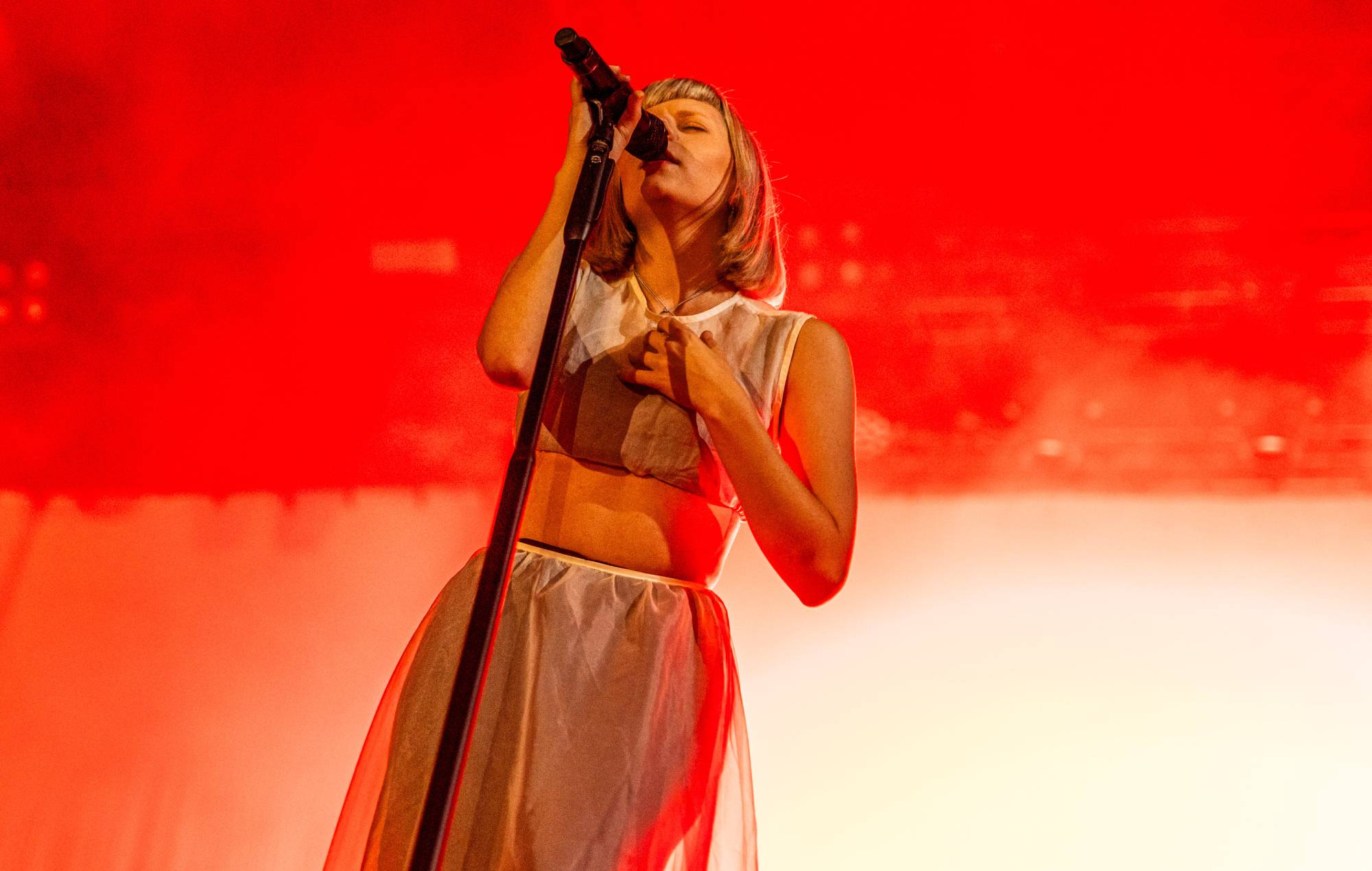 AURORA абвешчана новай вядучай падкаста "Tearjerker" на BBC Sounds