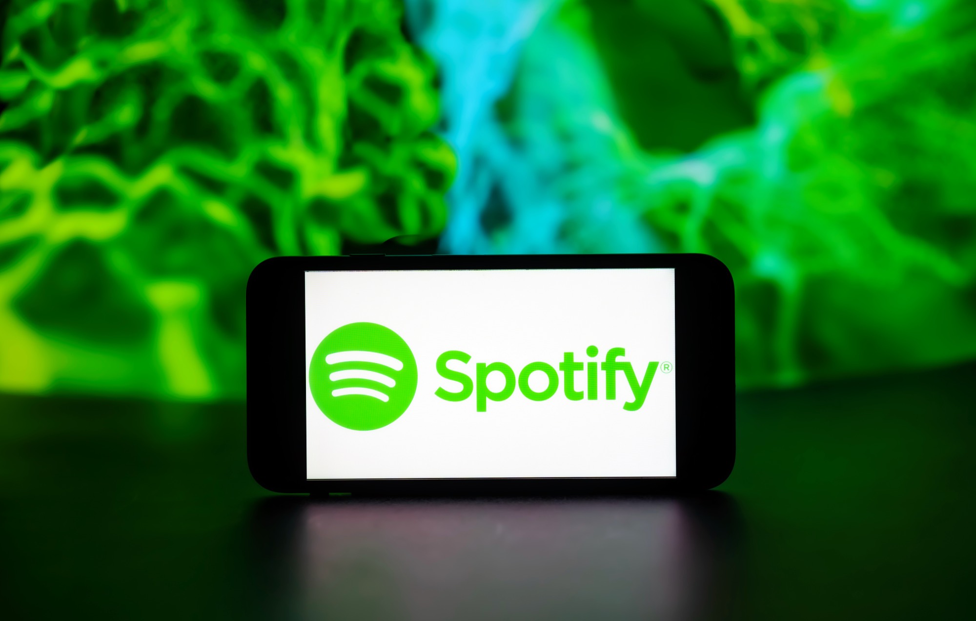 Spotify не блакіруе нецэнзурныя тэксты ў хітах Алівіі Радрыга, Дуа Ліпы, Канье Уэста і многіх іншых