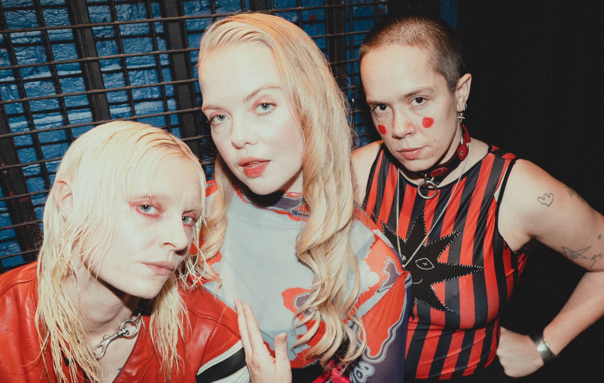 Dream Wife падзялілася панк-каверам на песню tATu «All The Things She Said» да Міжнароднага жаночага дня