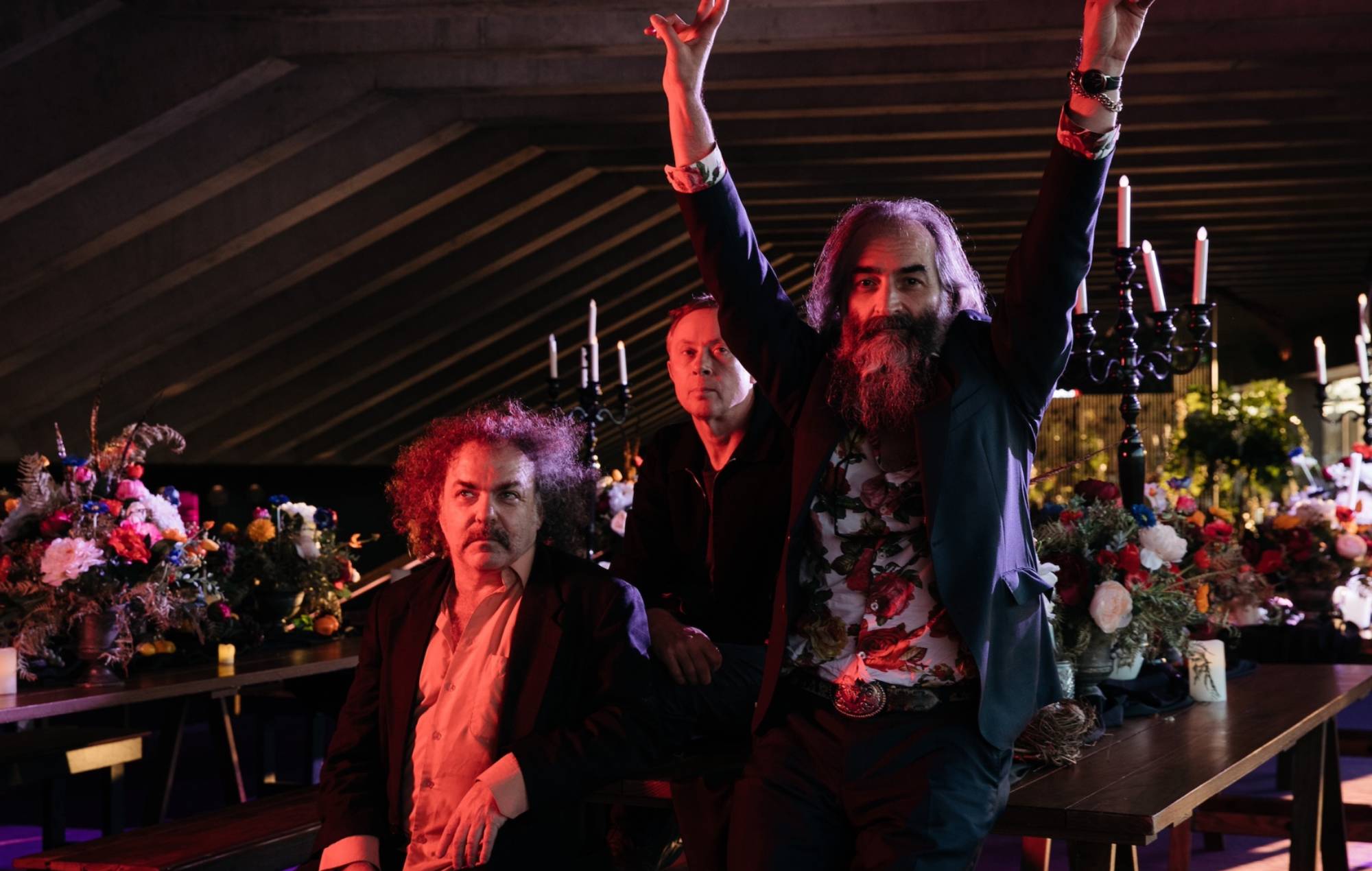 Dirty Three анансуюць першы альбом за 12 гадоў з «Love Changes Everything» і тур па Аўстраліі