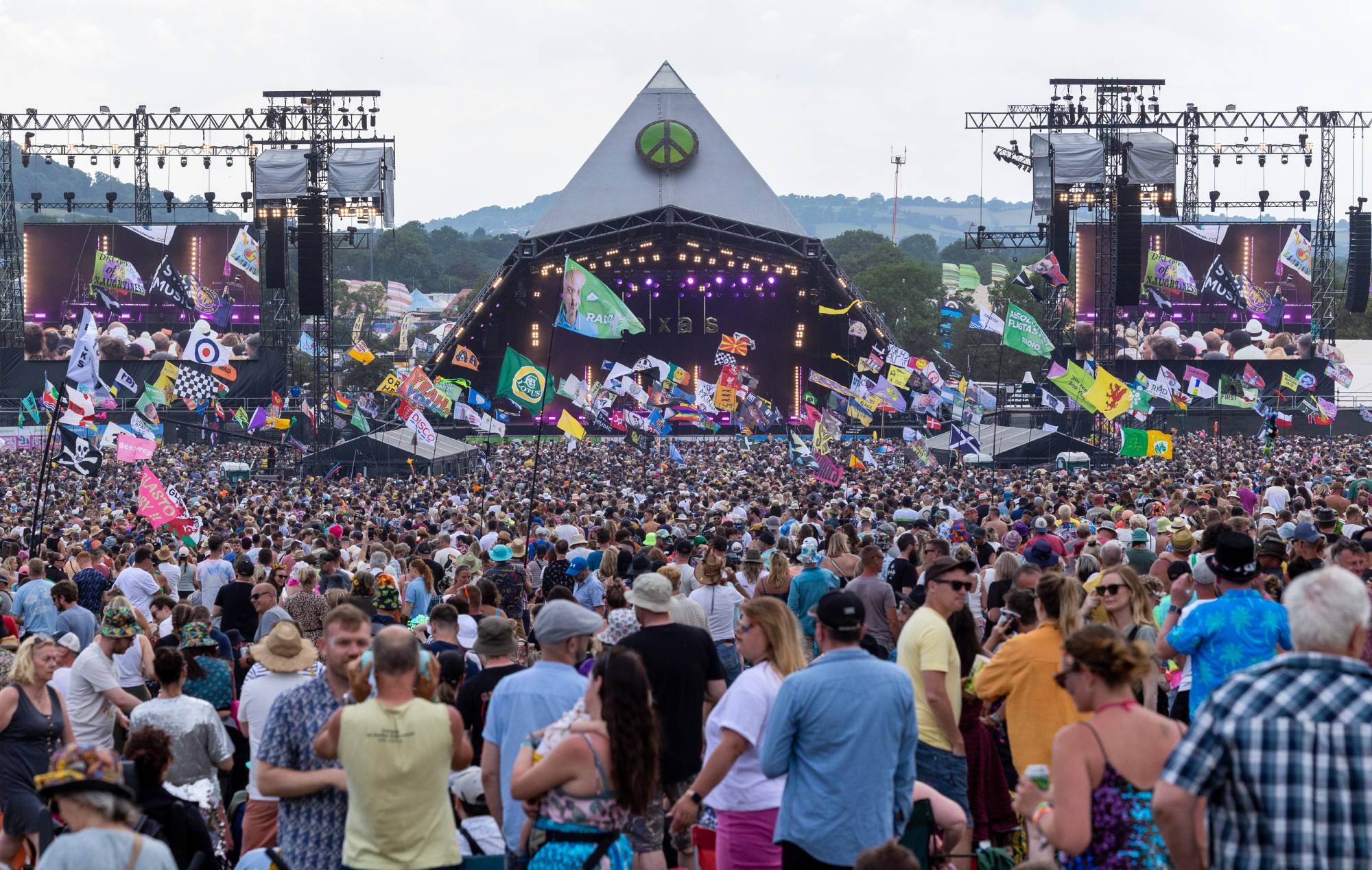 Заўзятары адрэагавалі на тое, што білеты на фінальны канцэрт Glastonbury 2024 разышліся за 20 хвілін