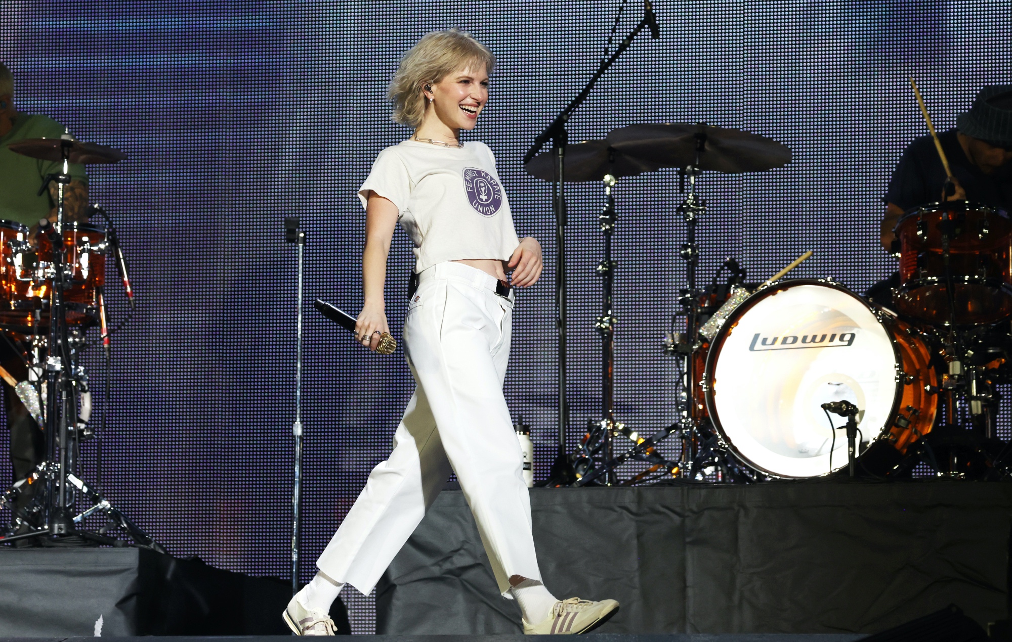 Paramore дэбютуюць у жывым эфіры Talking Heads на "Eras Tour"