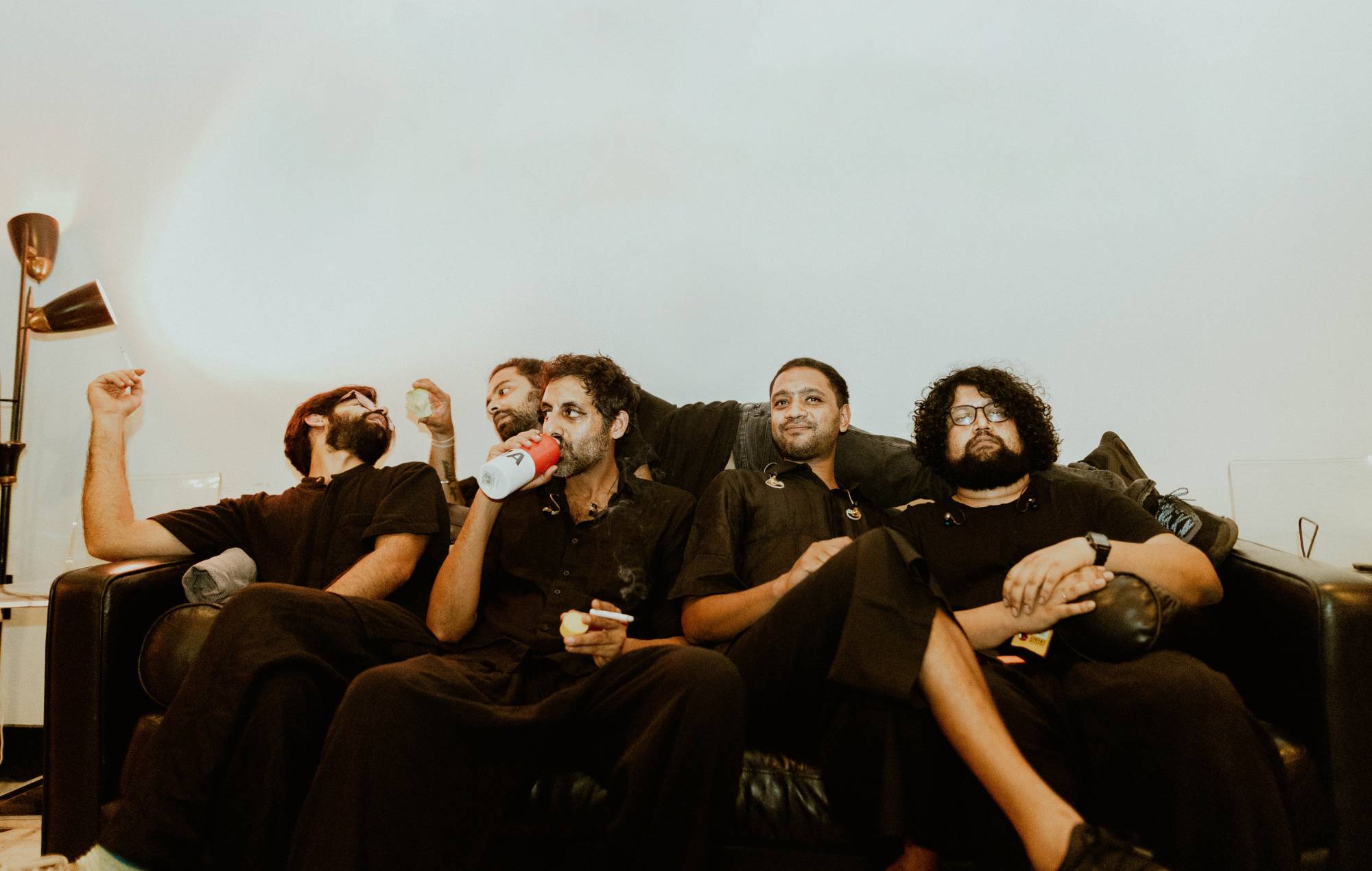 Peter Cat Recording Co. падзялілася маляўнічым сінглам "People Never Change" і "анансуе новы альбом "BETA"