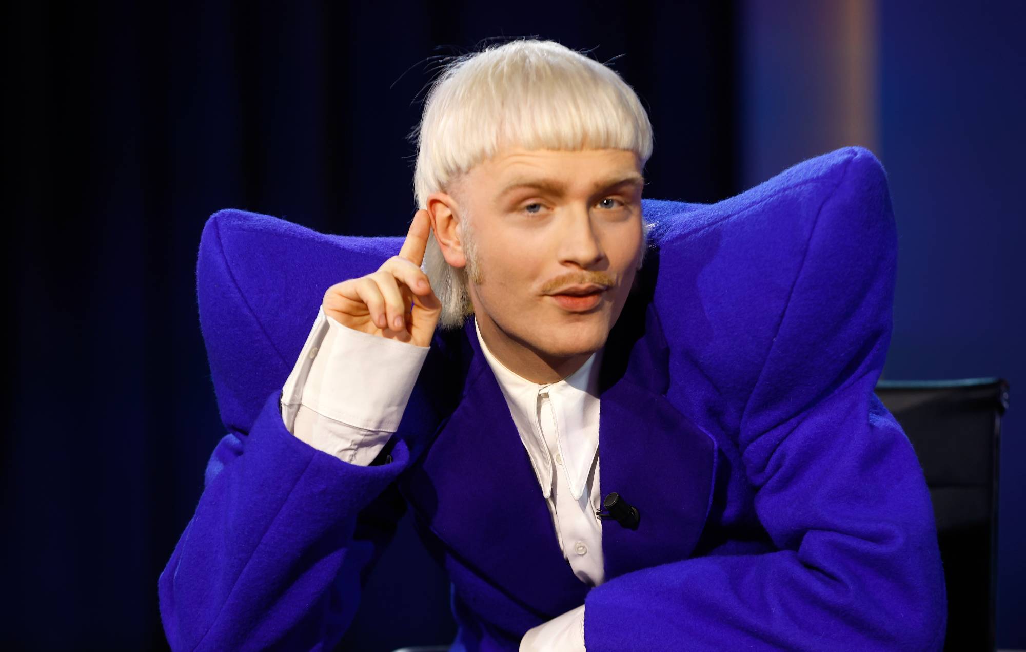 Удзельнік Нідэрландаў на "Еўрабачанні" Юста Кляйна расследуюць і не рэпетуюць "да далейшага паведамлення" з-за "інцыдэнту"