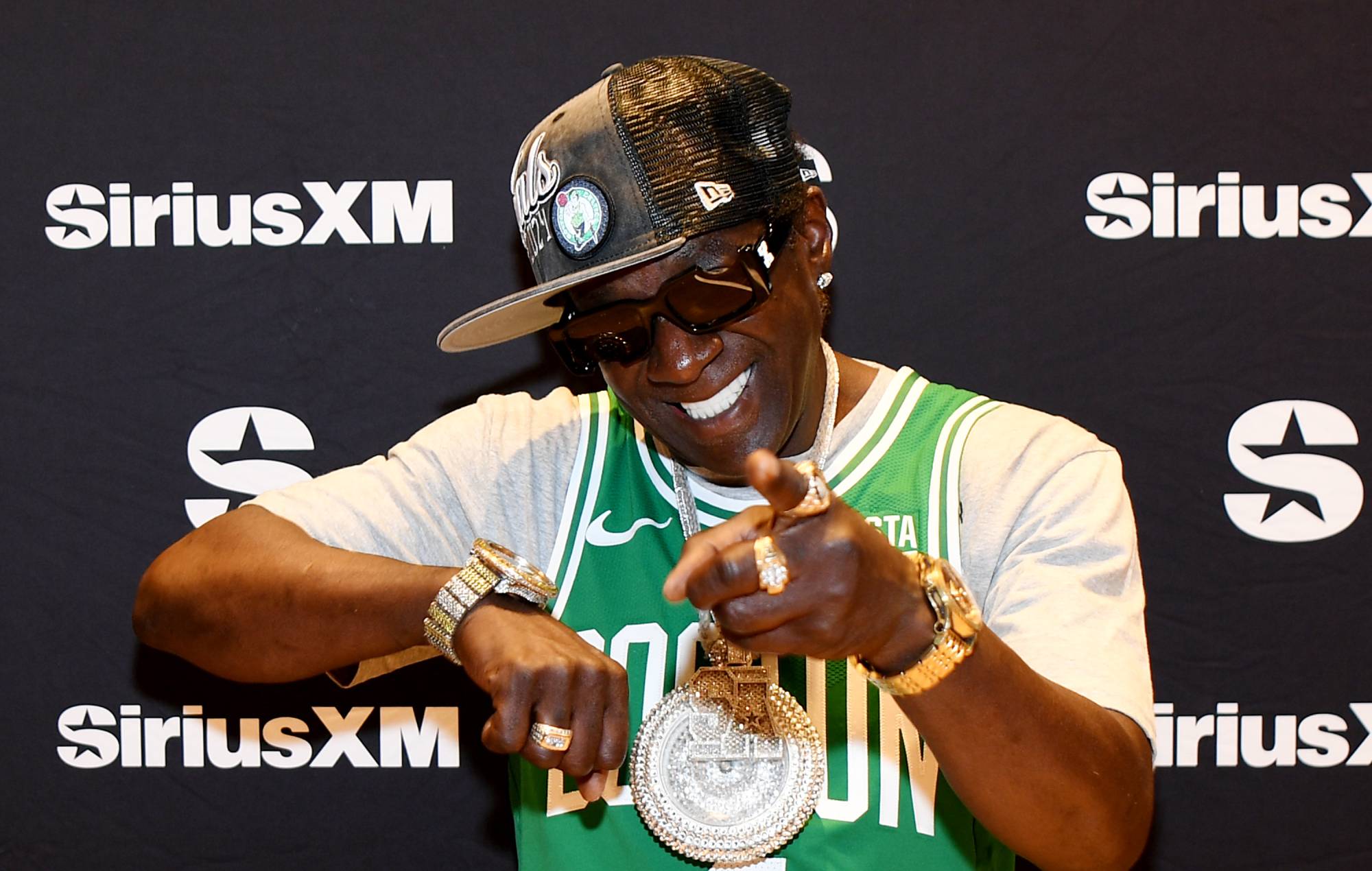 Flavor Flav заказвае ўсё меню Red Lobster, каб выратаваць сетку рэстаранаў