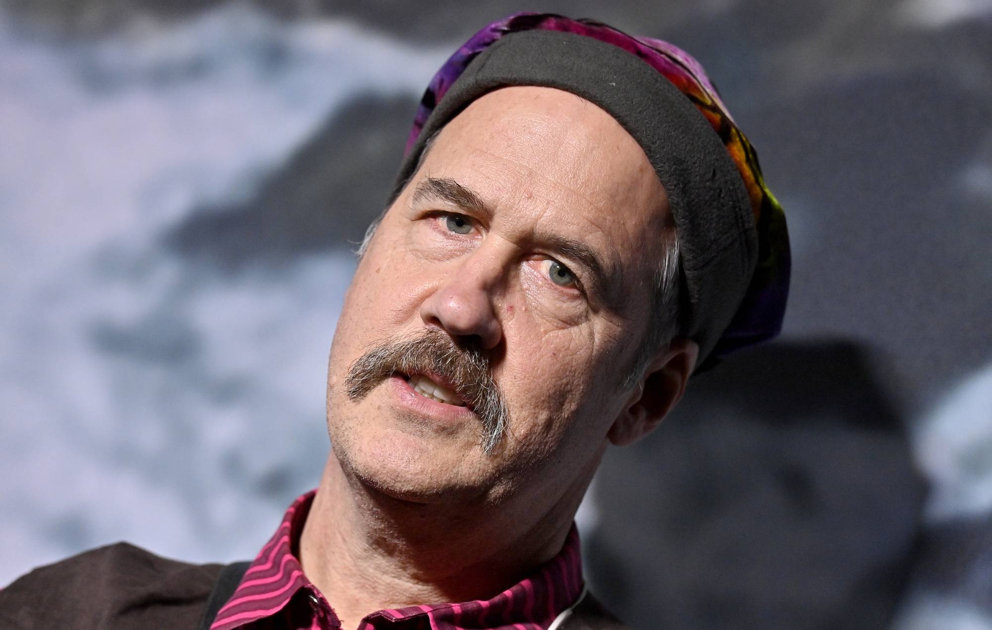 Глядзіце, як новы гурт Крыста Наваселіча выконвае першы сінгл Nirvana "Love Buzz" у родным горадзе Курта Кабэйна