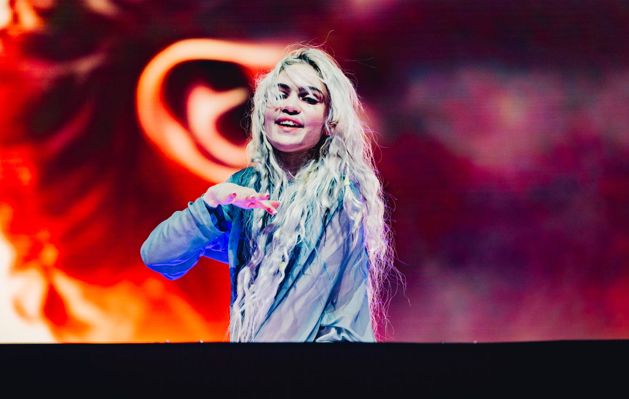 Граймс падзяляе просьбу маці да Ілона Маска дазволіць іх дзецям бачыць сваю прабабулю