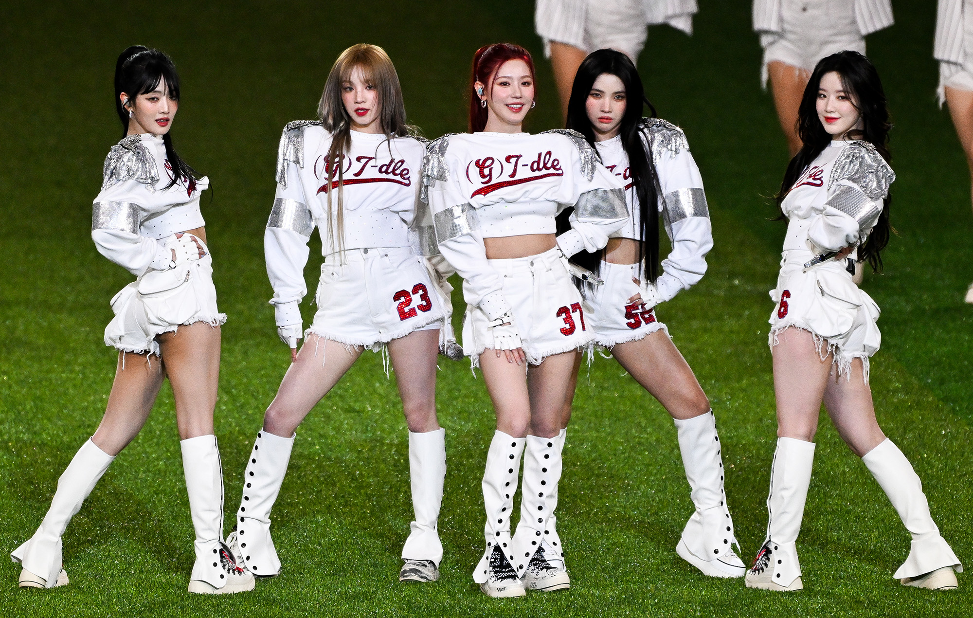 (G)I-DLE з нецярпеннем чакаюць лета ў тызеры новага сінгла «Klaxon»