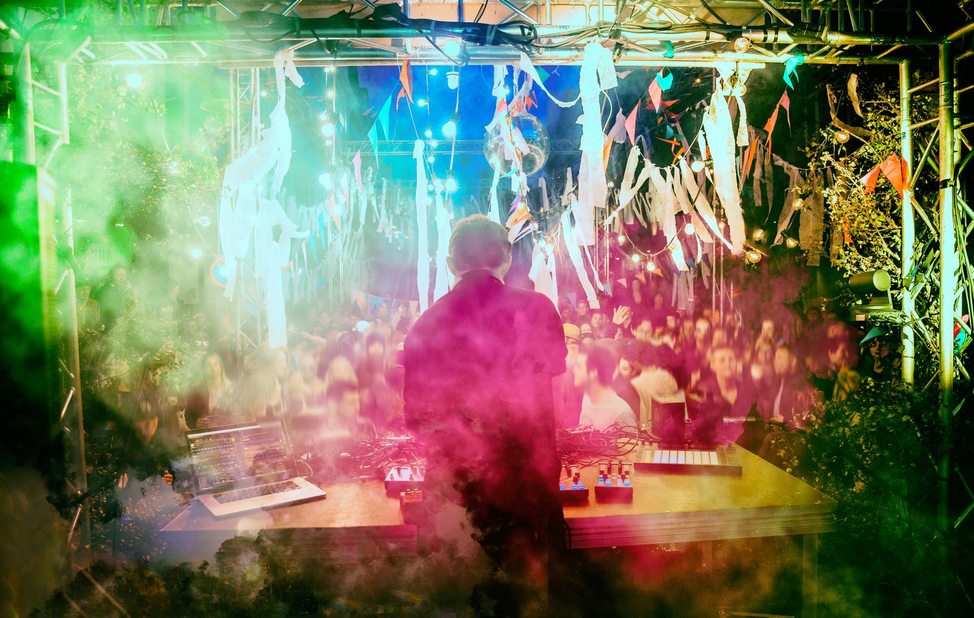 Заходніх ды-джэяў раскрытыкавалі за выступ на расійскім тэхна-фестывалі Outline