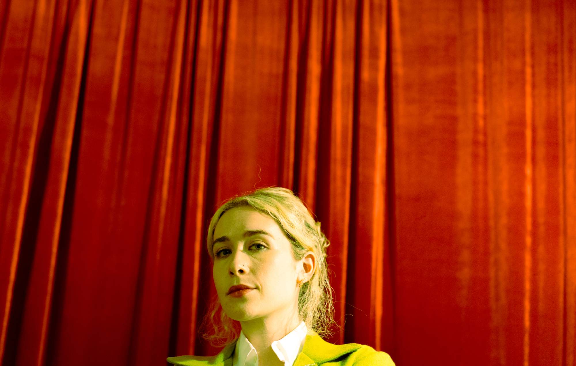 Blondshell вяртаецца з гранжавым новым сінглам "What's Fair"