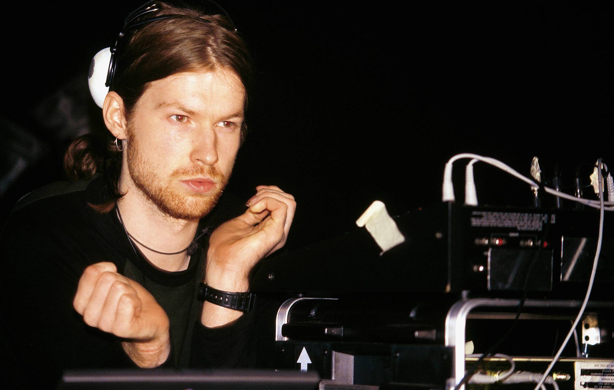 Праверце невыдадзены раней трэк Aphex Twin 'th1 [evnslower]'