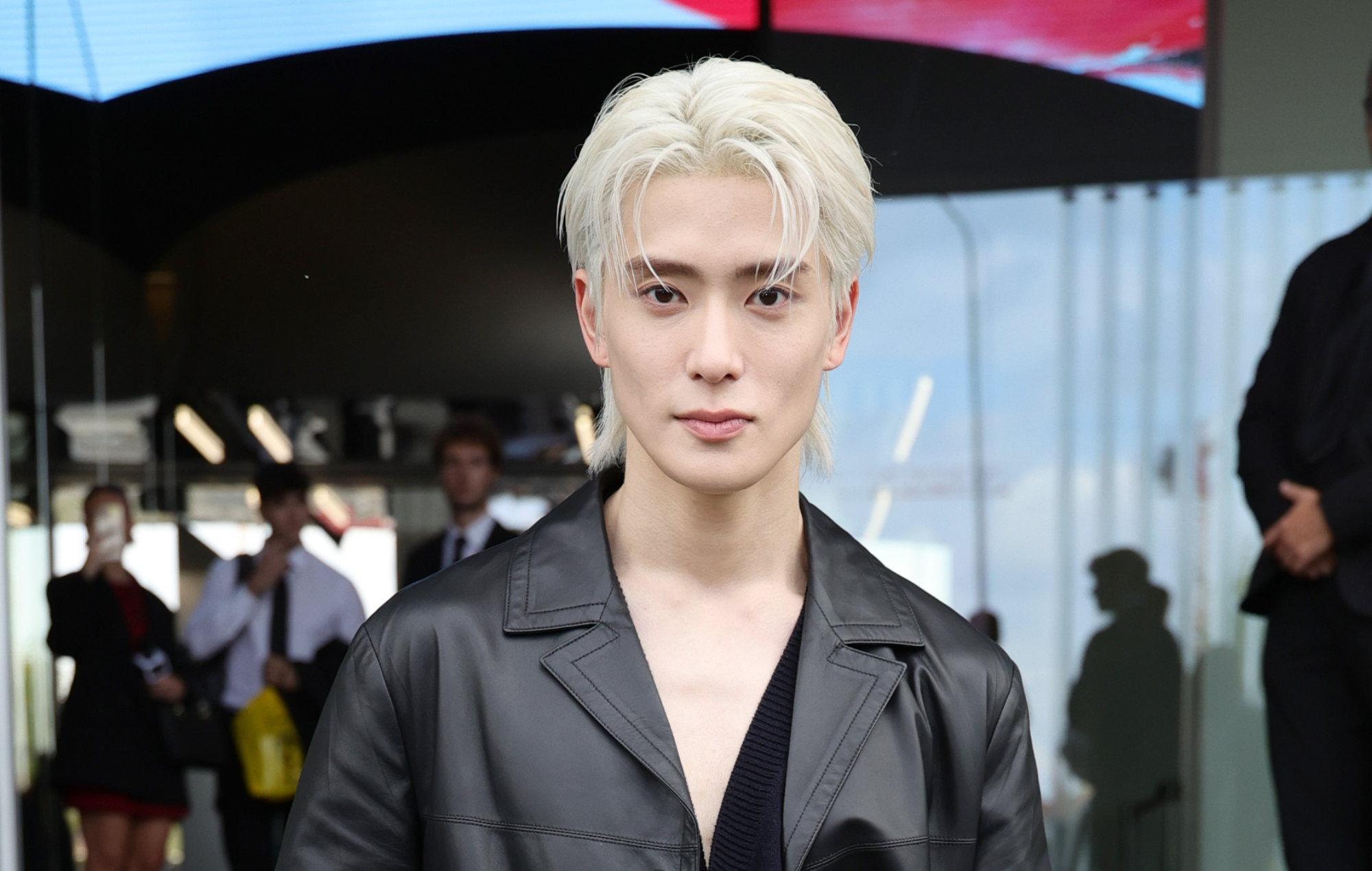 Джэхён з NCT прадстаўляе лёгкае музычнае відэа «Unconditional».