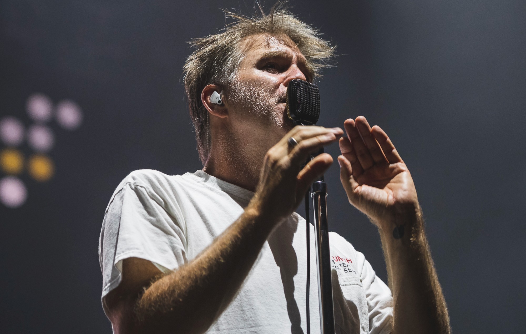 LCD Soundsystem упершыню з 2011 года выканаюць рэдкую песню
