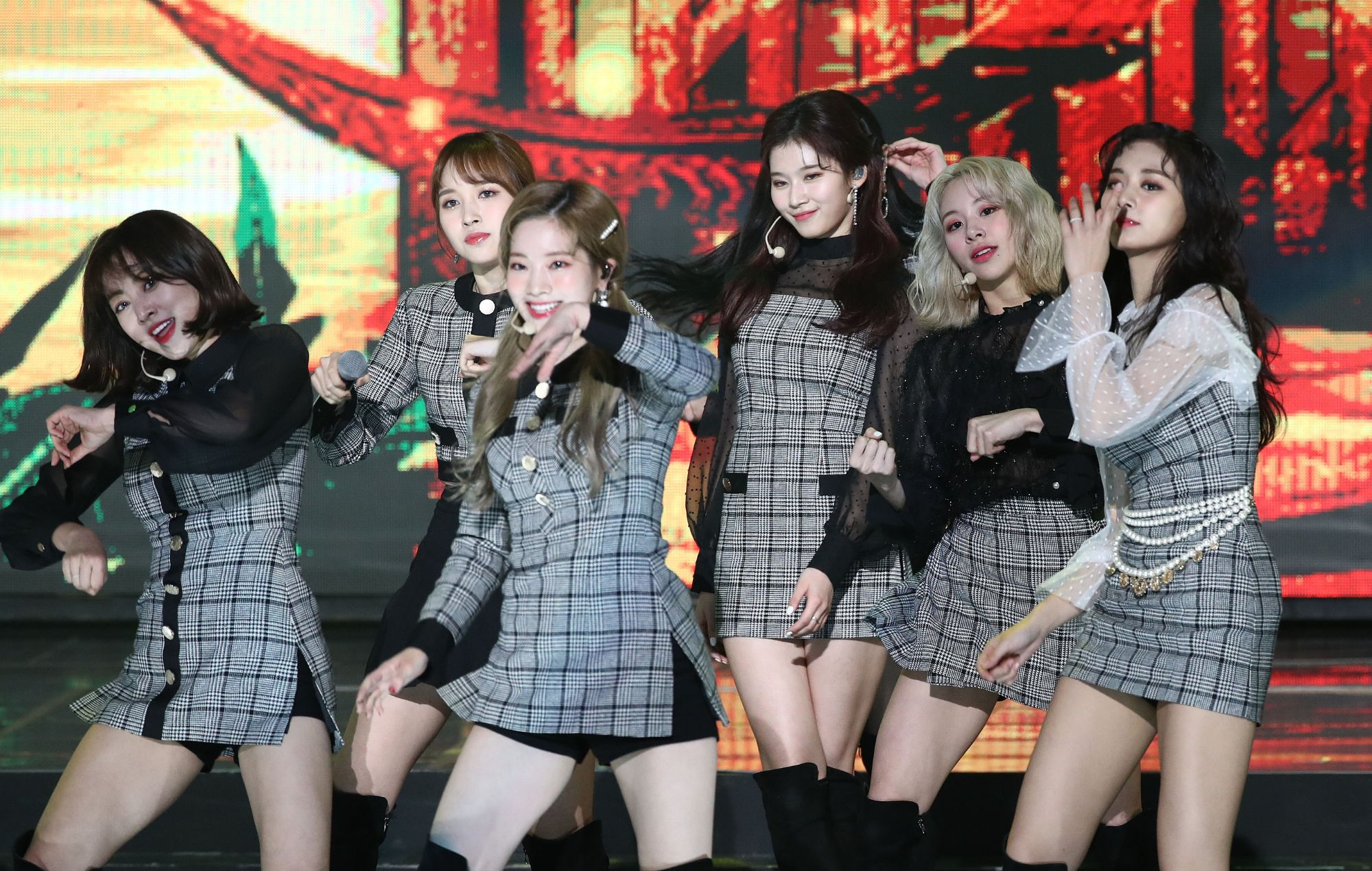 TWICE - новы сусветны тур у 2025 годзе