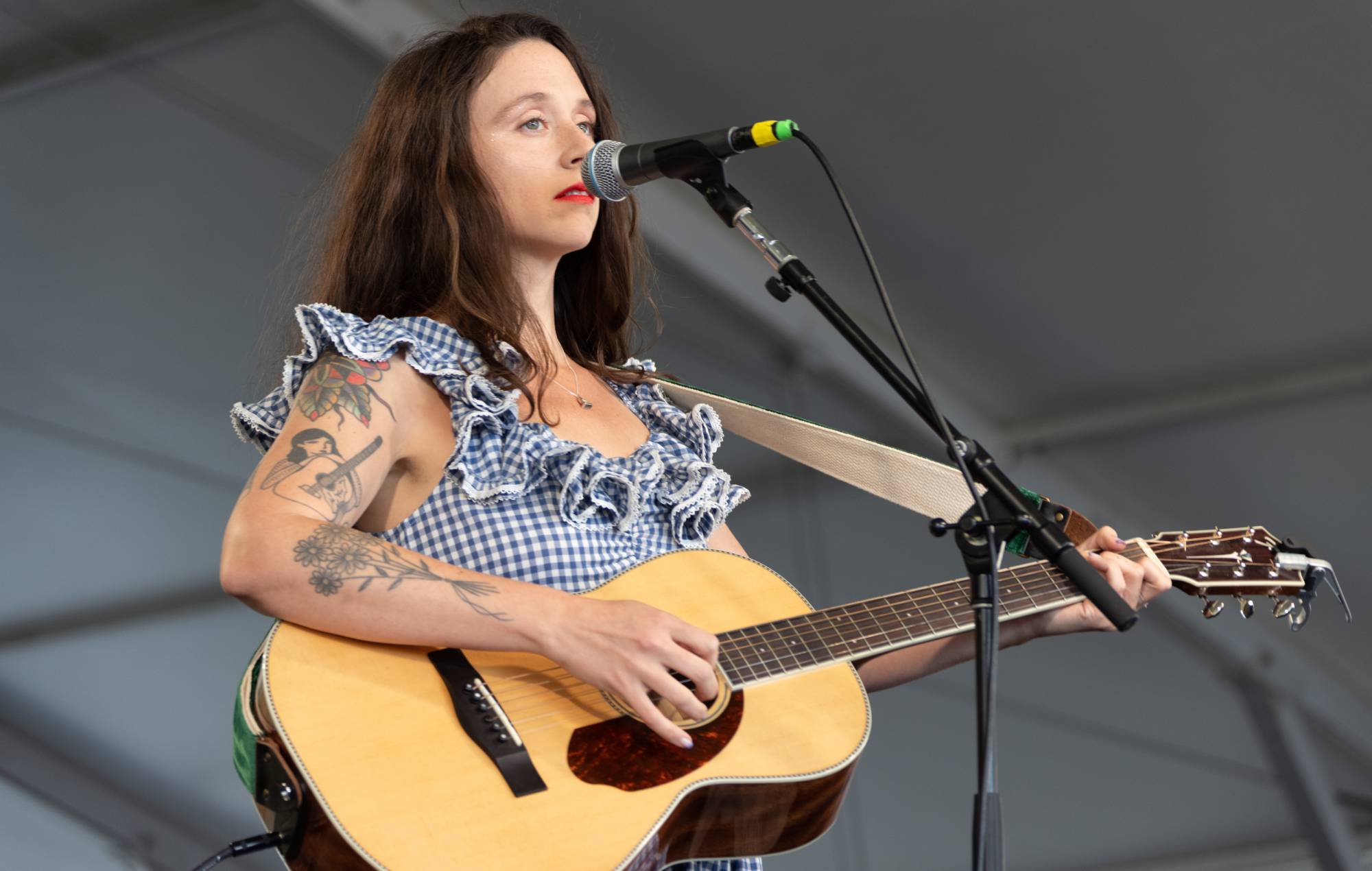 Глядзіце выступ Waxahatchee у NPR Tiny Desk упершыню за 10 гадоў