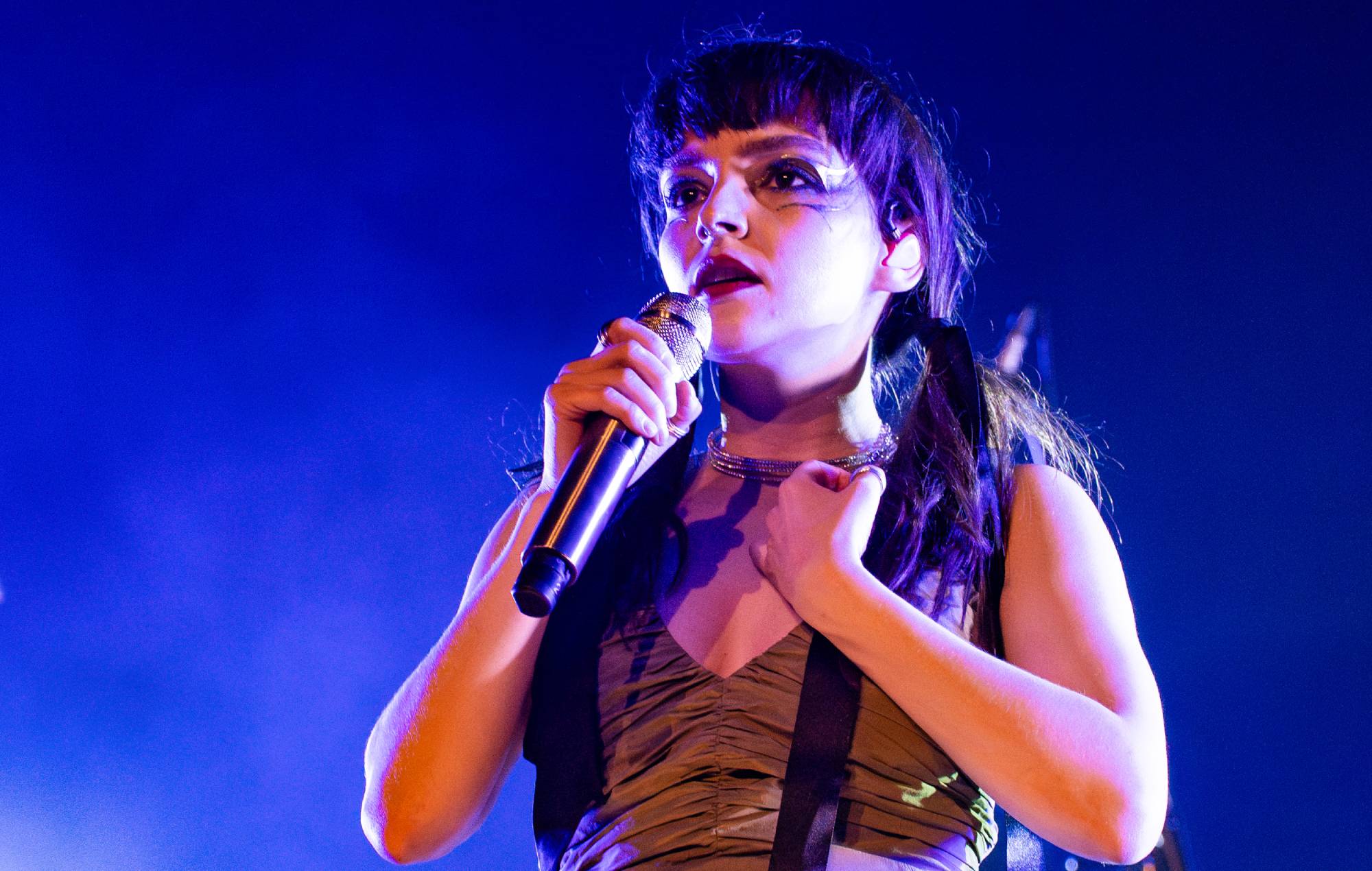 Глядзіце далікатную вокладку "Laurner Mayberry" Chvrches