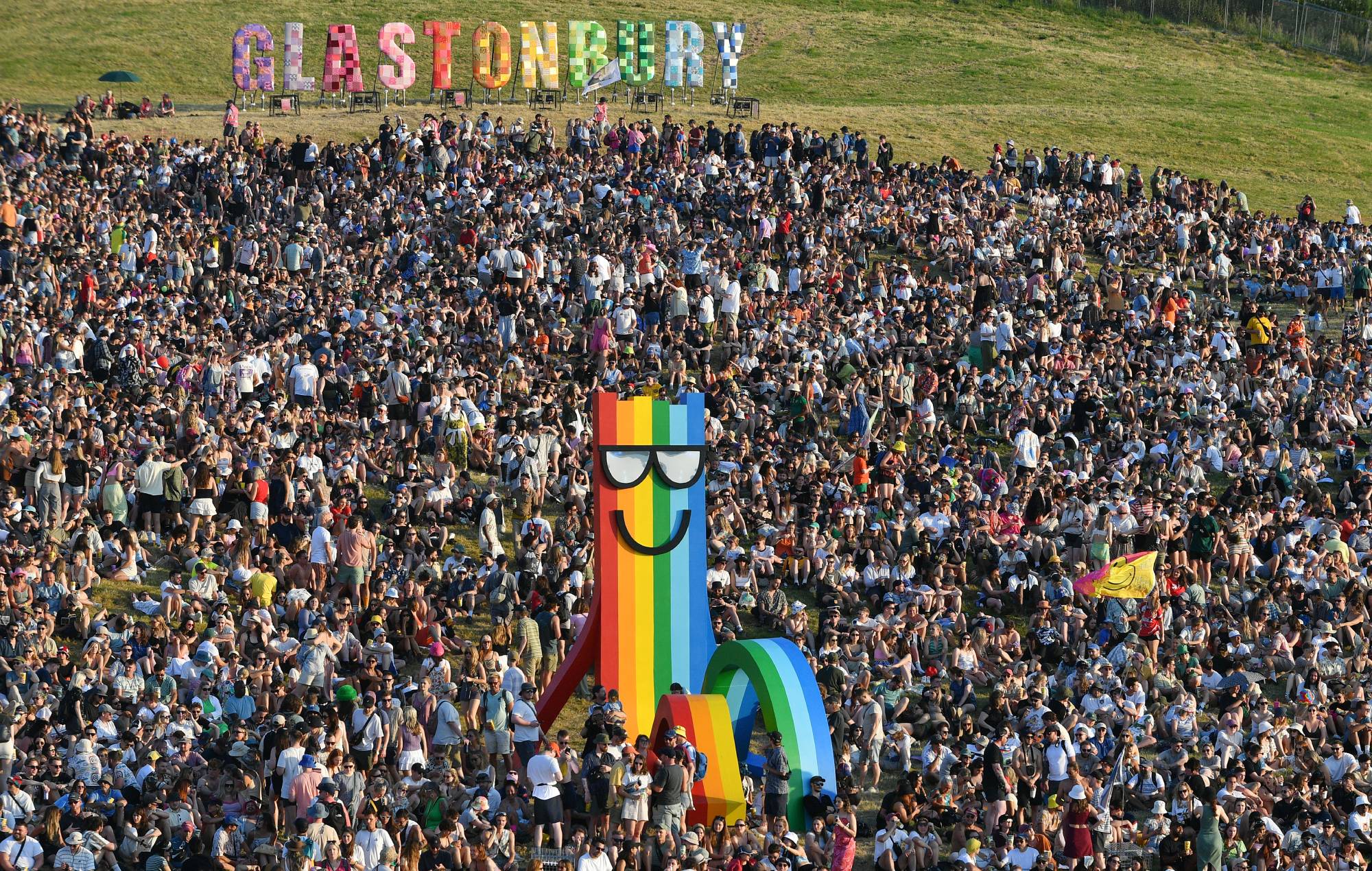 Glastonbury абвяшчае поўны склад на 2025 г. Акустычная сцэна