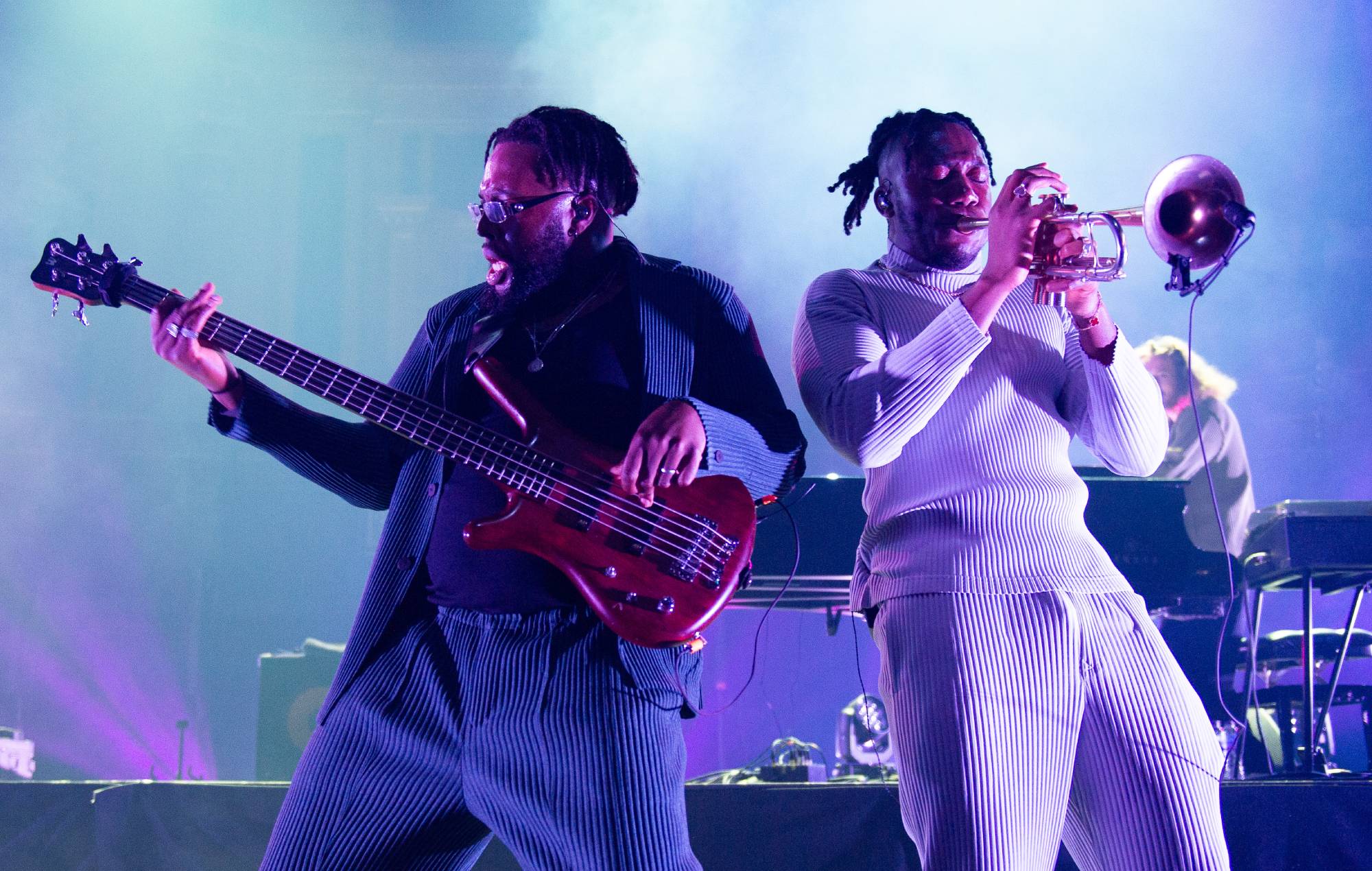 Глядзіце, як Ezra Collective Вывесці моладзевы клуб Kinetika Bloco для загалоўка BBC 6 Music Festival Performance