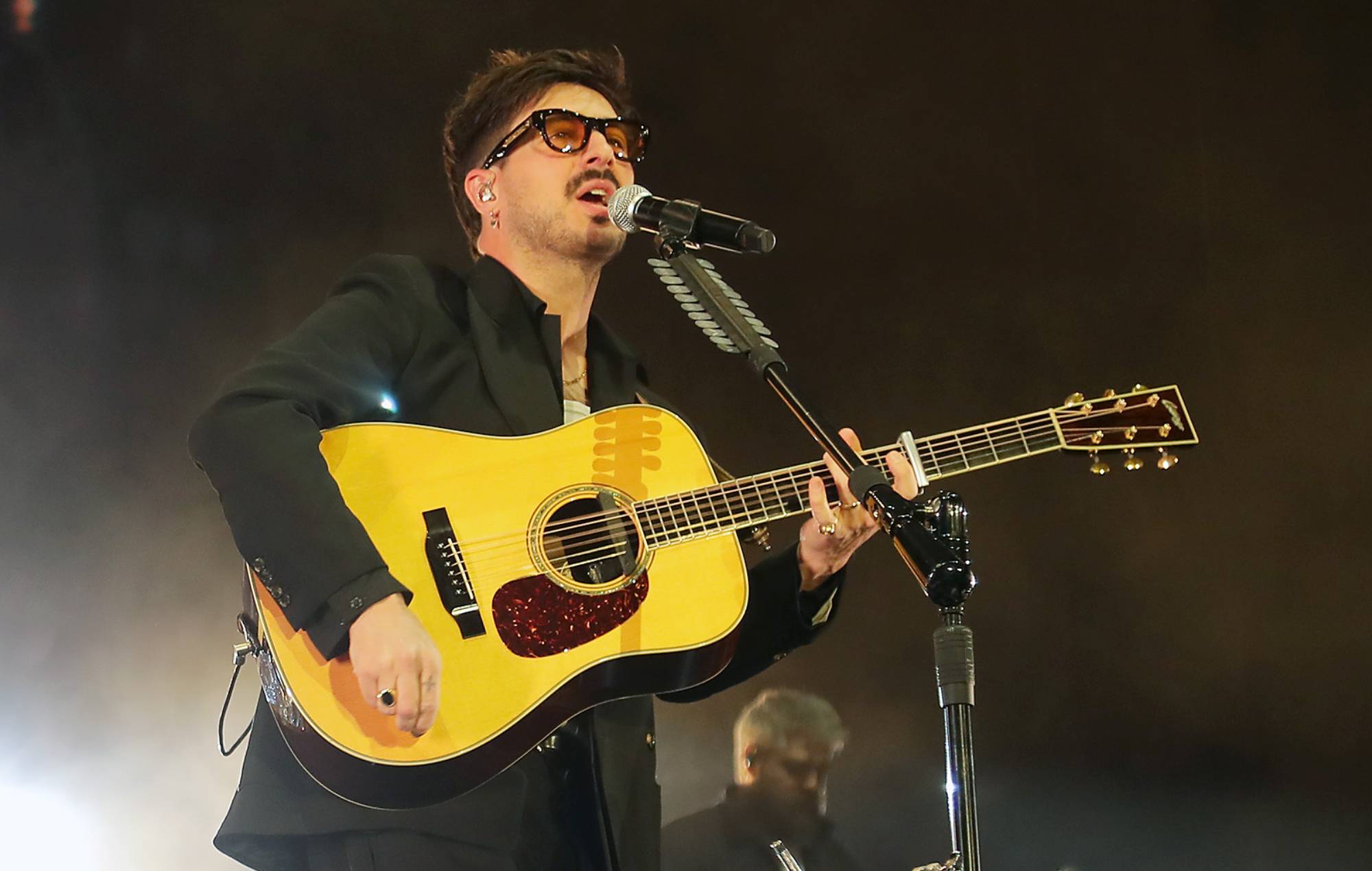 Глядзіце, як Mumford & Sons гуляе два акустычныя ўсплываючыя шоу ў Лондане