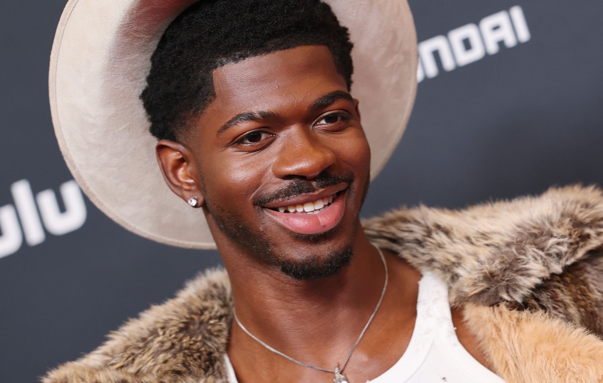 Lil Nas X сцвярджае, што кансерватары "паспрабуюць забіць" яго, калі б ён сёння падзяліўся "Монтэра"