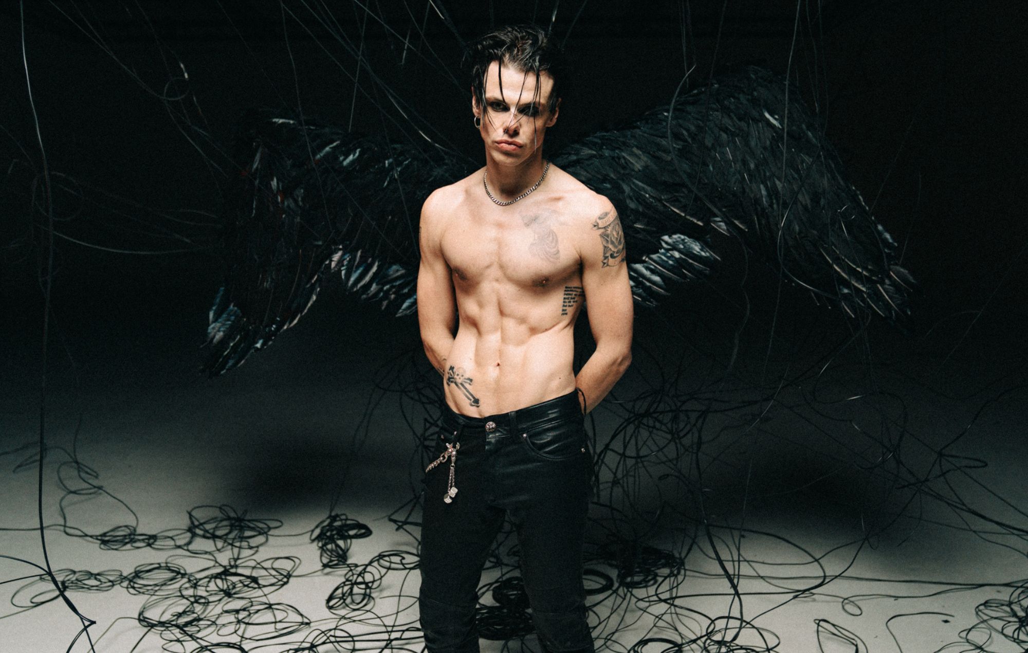 Yungblud абвяшчае "Блізка і асабістыя" інтымныя "ідалы" Вялікабрытанія