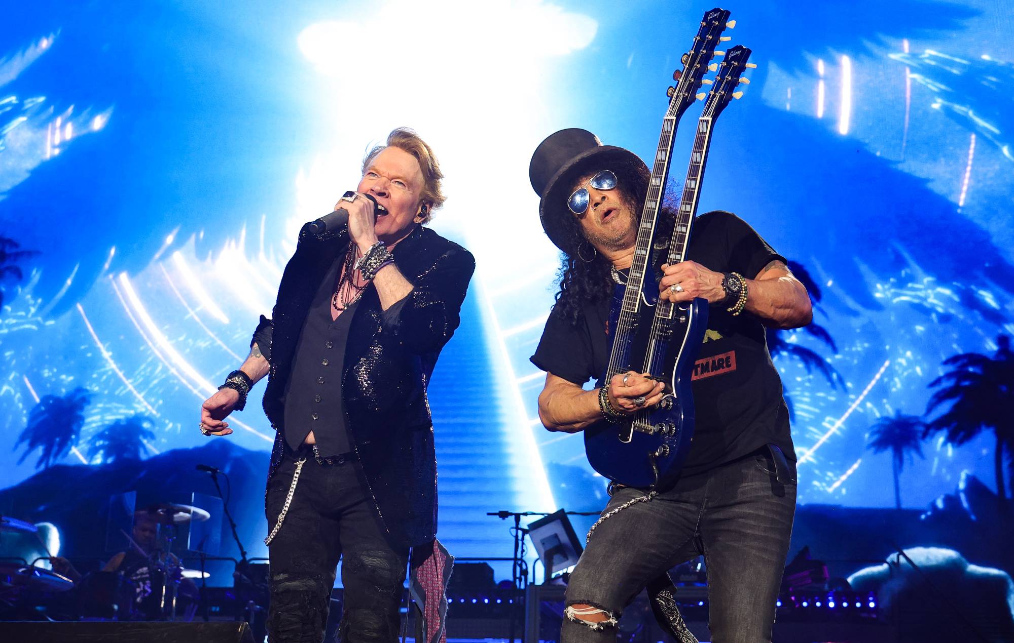 Глядзіце Guns N 'Roses Play Першае шоу з новым барабаншчыкам Ісаак Платніцкі ў Паўднёвай Карэі