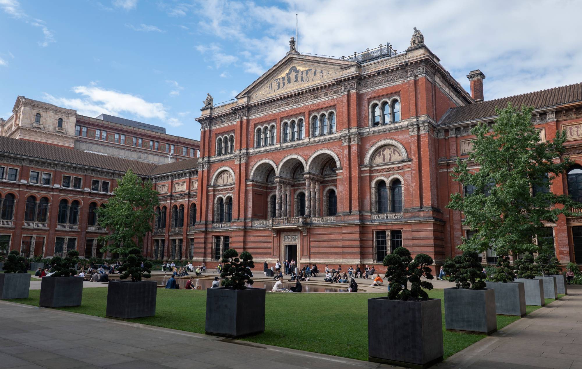 Музей V&A для правядзення выставы на лонданскіх музычных пляцоўках - і для гэтага патрэбна ваша дапамога
