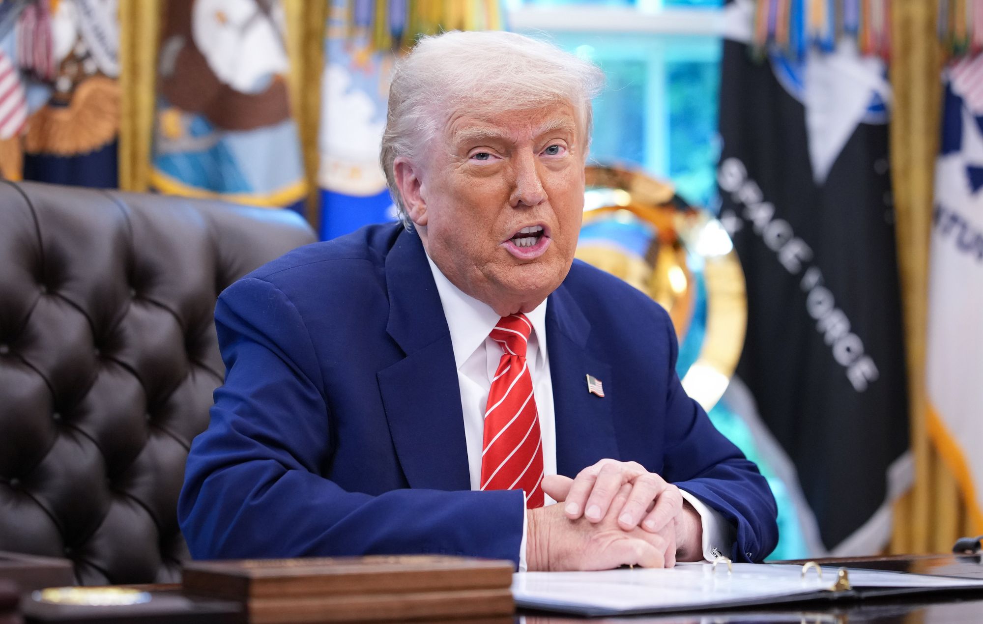 Трамп кажа, што ", безумоўна, паглядзіць на факты" адносна патэнцыялу Паміла