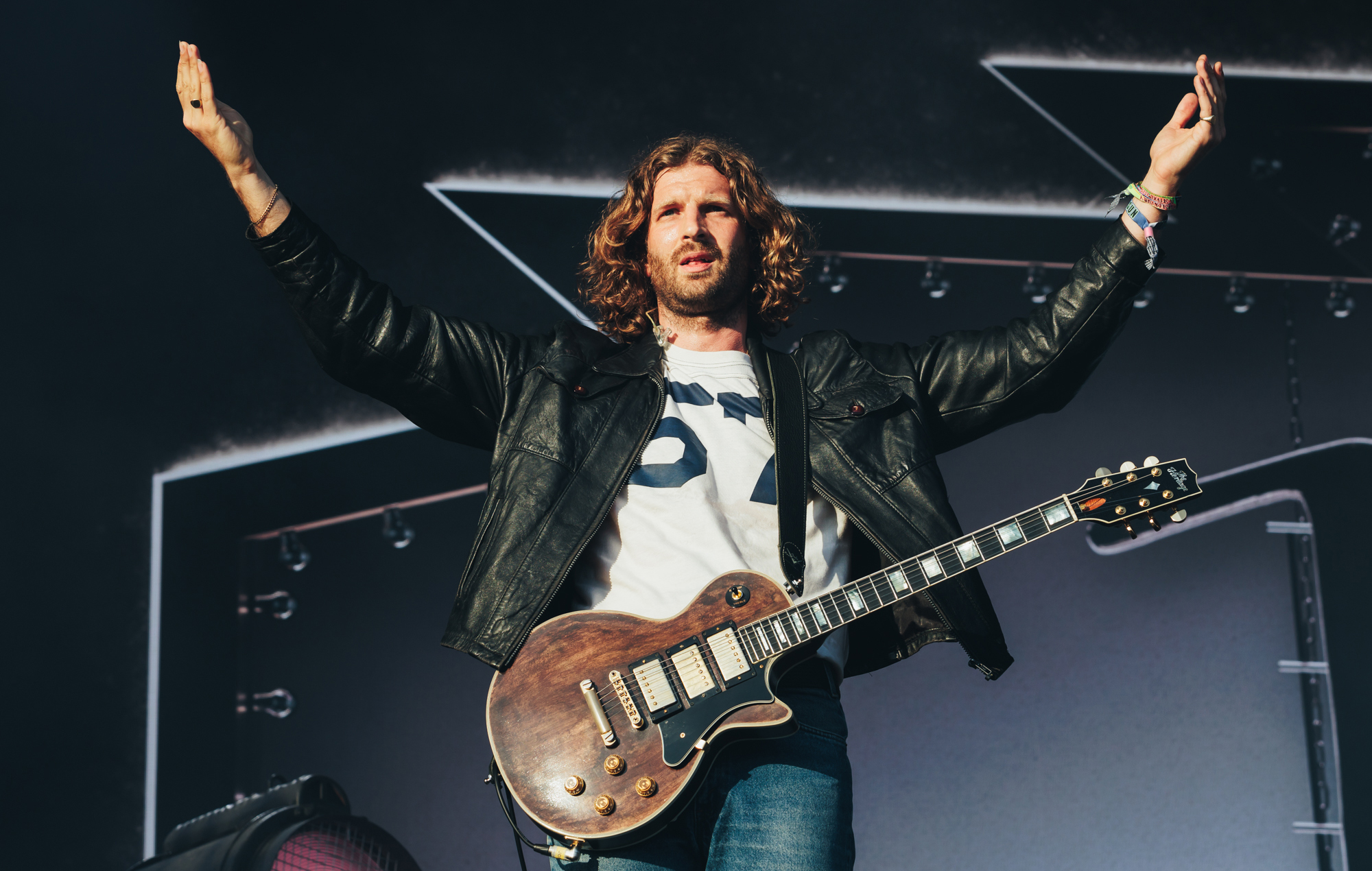 "Шмат такіх песень падобныя на момант міру"