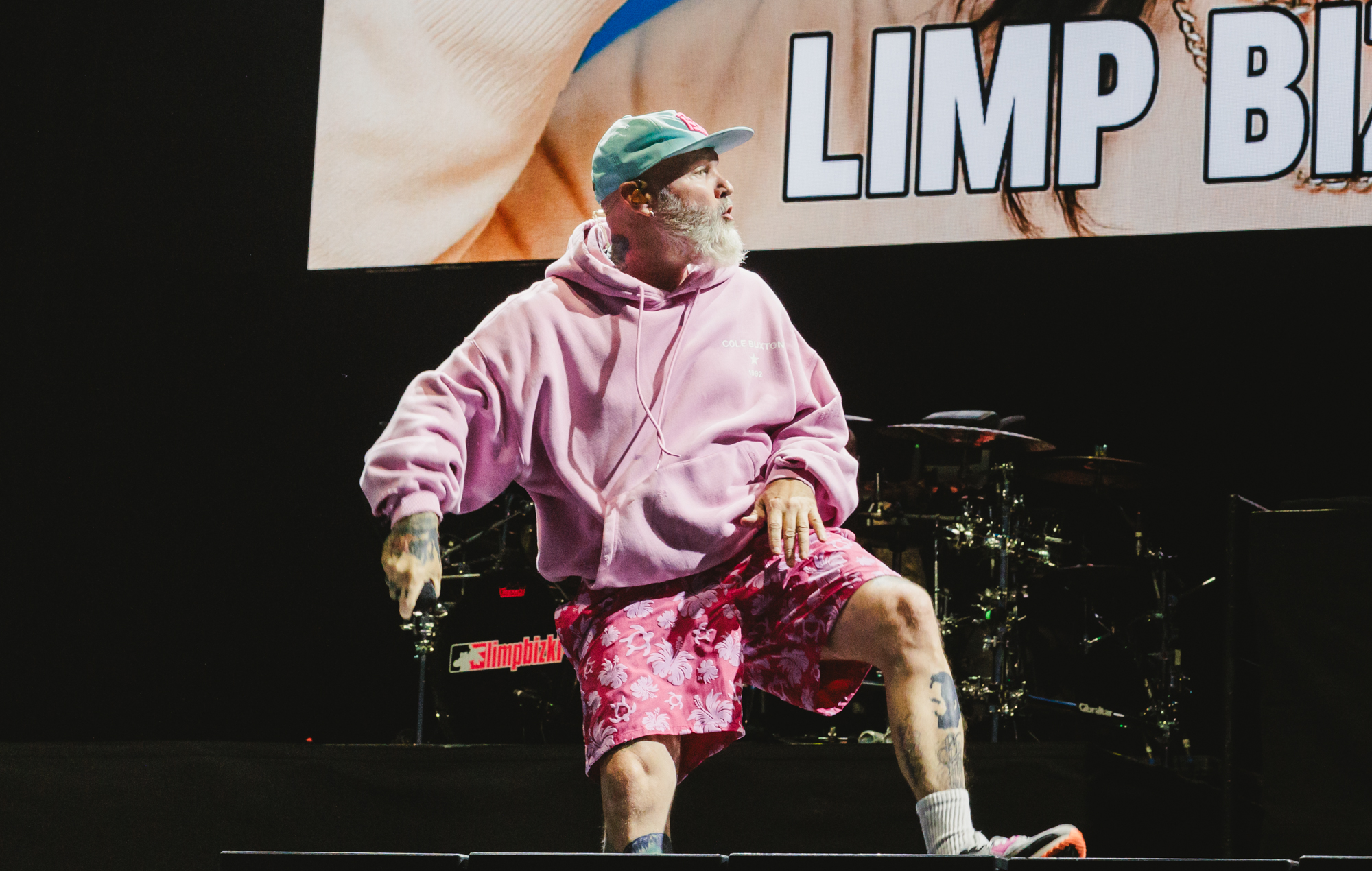 Limp Bizkit Падзяліцеся новым сінглам "Займацца Morgan Wallen"