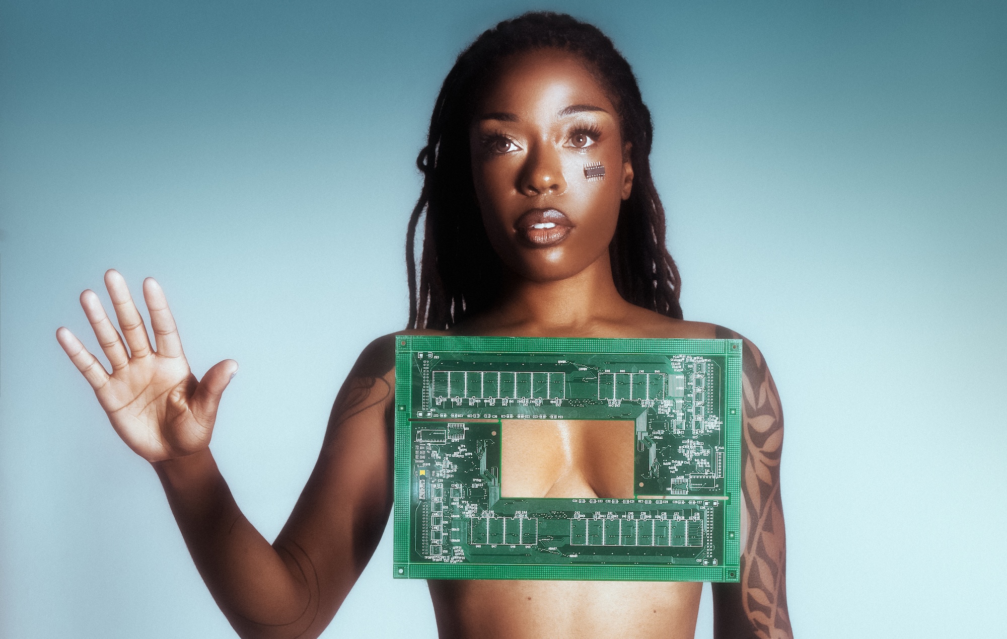 «Я гатовы паказаць усім сапраўднага сябе — вельмі дурнога, вельмі духоўнага, вельмі кахаючага»