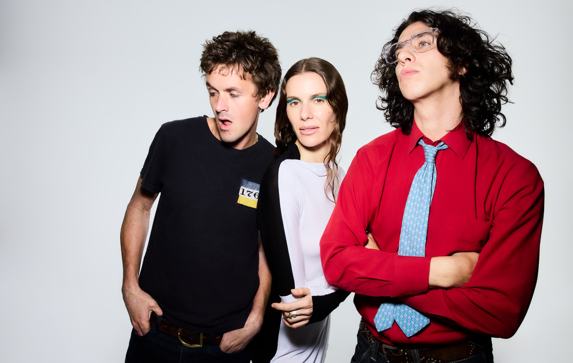 Bar Italia запрашае нас у "нахабны, дзёрзкі" свет свайго новага альбома "Some Like It Hot"