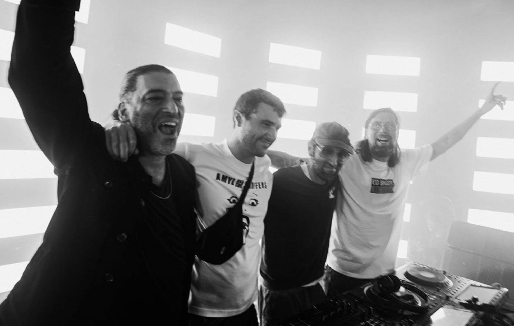 Глядзіце, як Томас Бангалтэр з Daft Punk грае сюрпрызны B2B дыджэйскі сэт з Фрэдам Агінам... у Парыжы