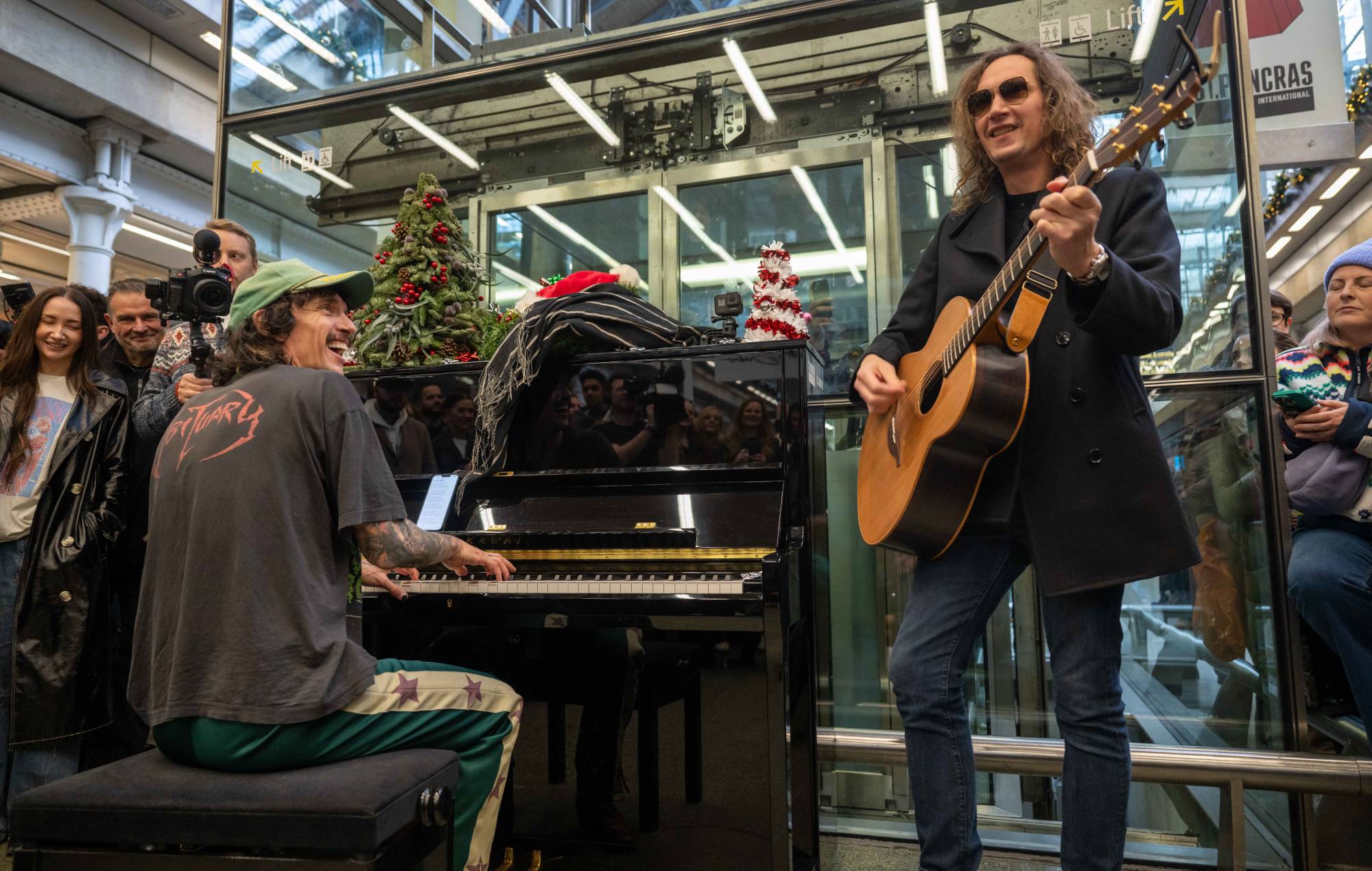 Жывы канцэрт The Darkness у Сэнт-Панкрасе, Лондан, 2025 г. Аўтар аўтарства: Sam Lane Photography