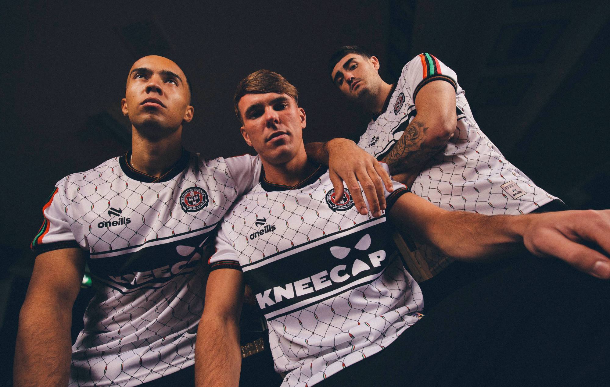 Bohemian FC прадстаўляе выязную форму на 2026 год у партнёрстве з Kneecap, каб сабраць грошы для ACLAÍ Palestine
