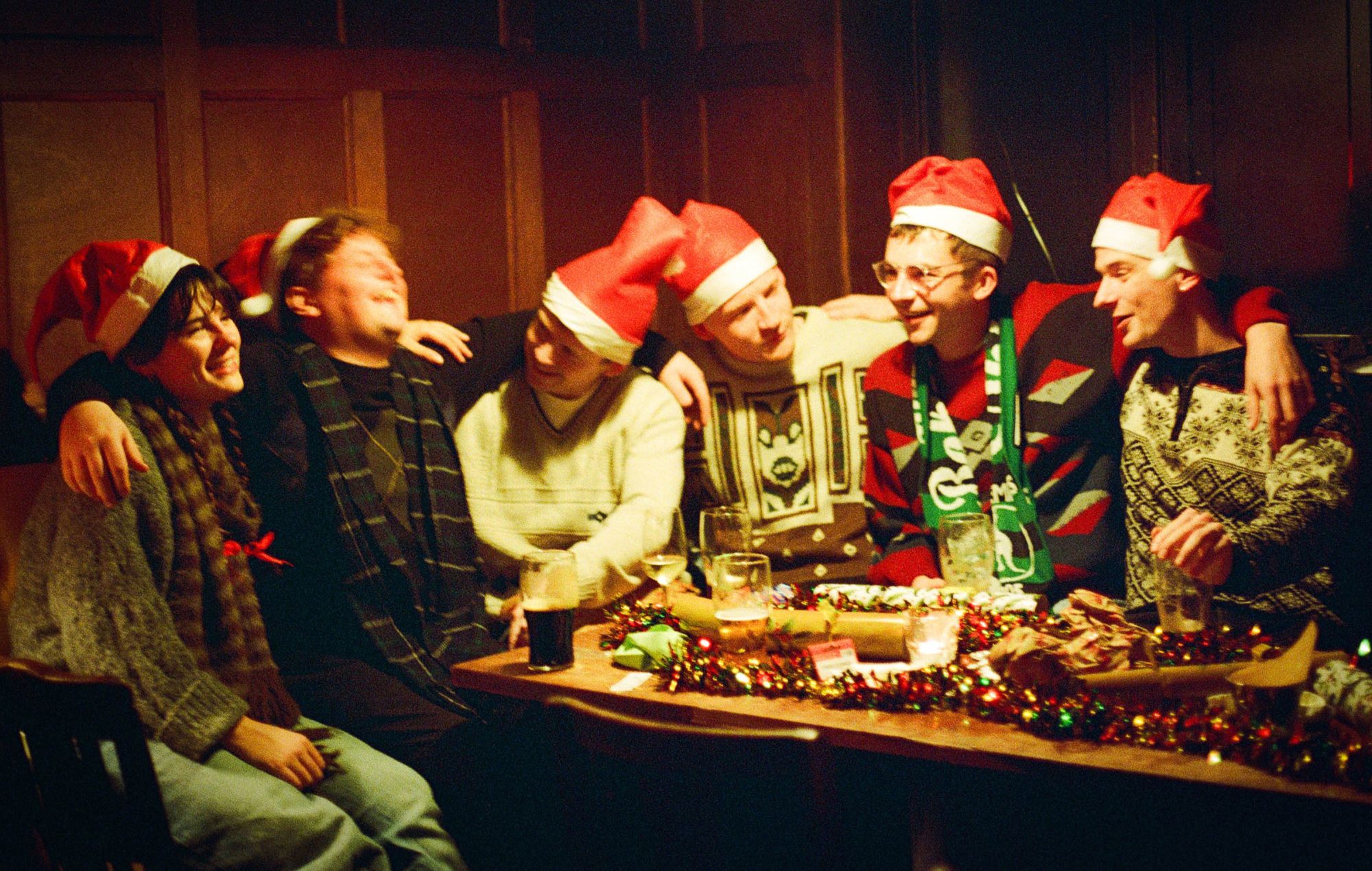 Home Counties падзяліліся святочным сінглам "Better Last Year (Home Counties For Christmas)" і абвясцілі аб зборы сродкаў у Палестыне ў Лондане