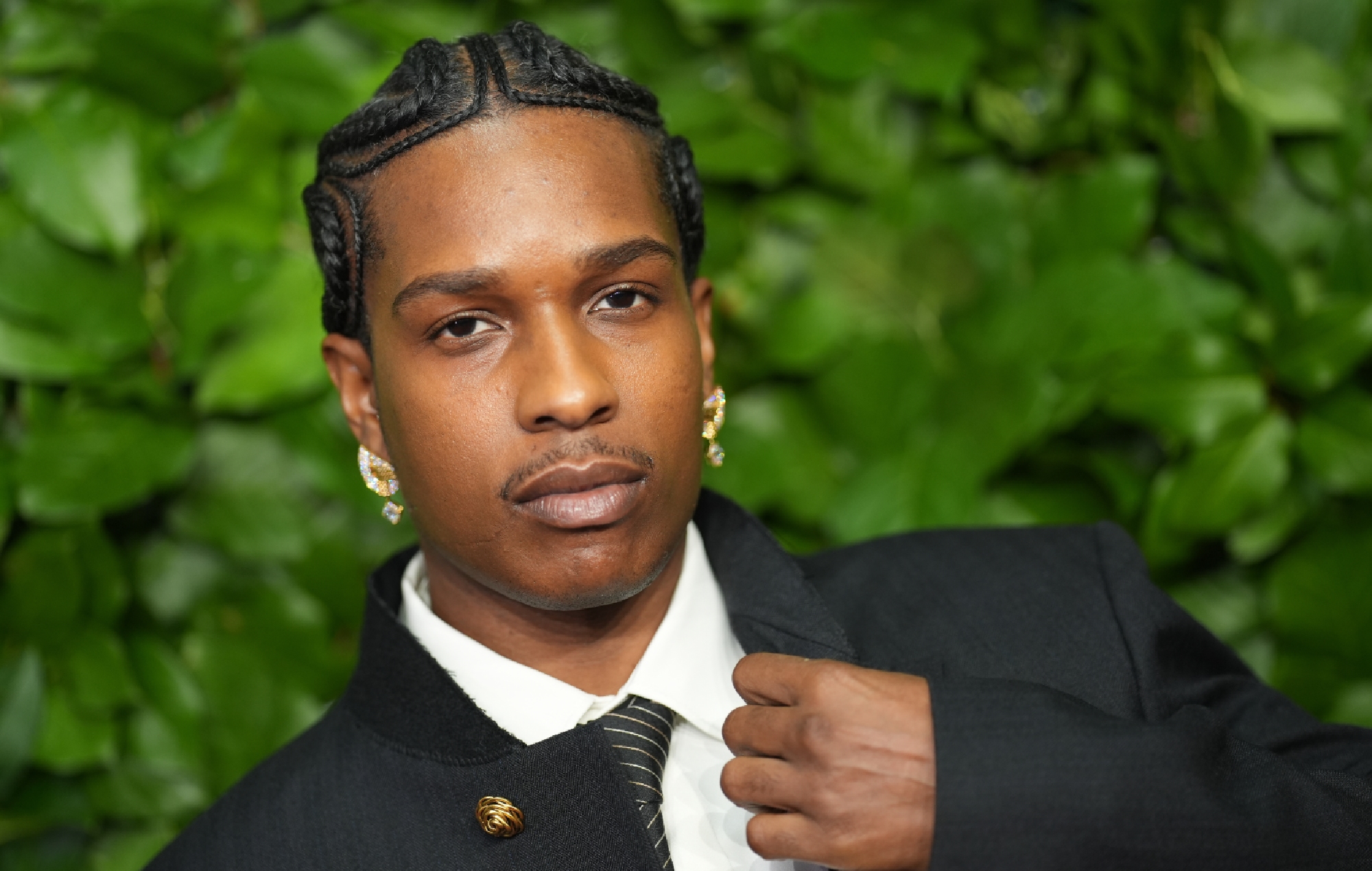 A$AP Rocky дзеліцца новым псіхадэлічным сінглам "Punk Rocky" з відэа з удзелам Вайноны Райдэр, Дэні Эльфмана, Thundercat і іншых