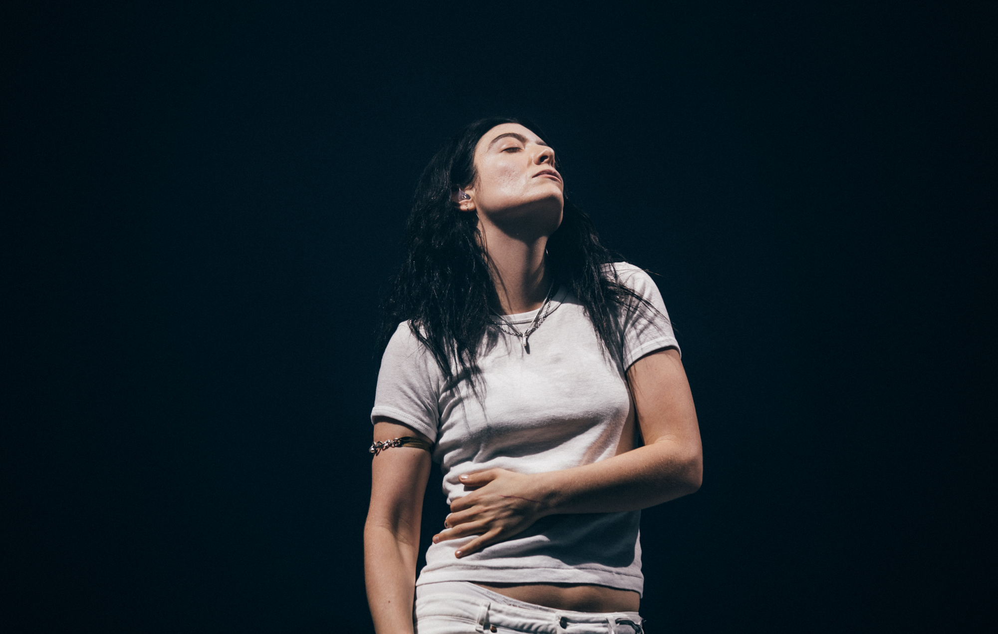 Lorde пераходзіць да "чыстага ліста", калі 17-гадовая здзелка з гуказапісам Universal падыходзіць да канца