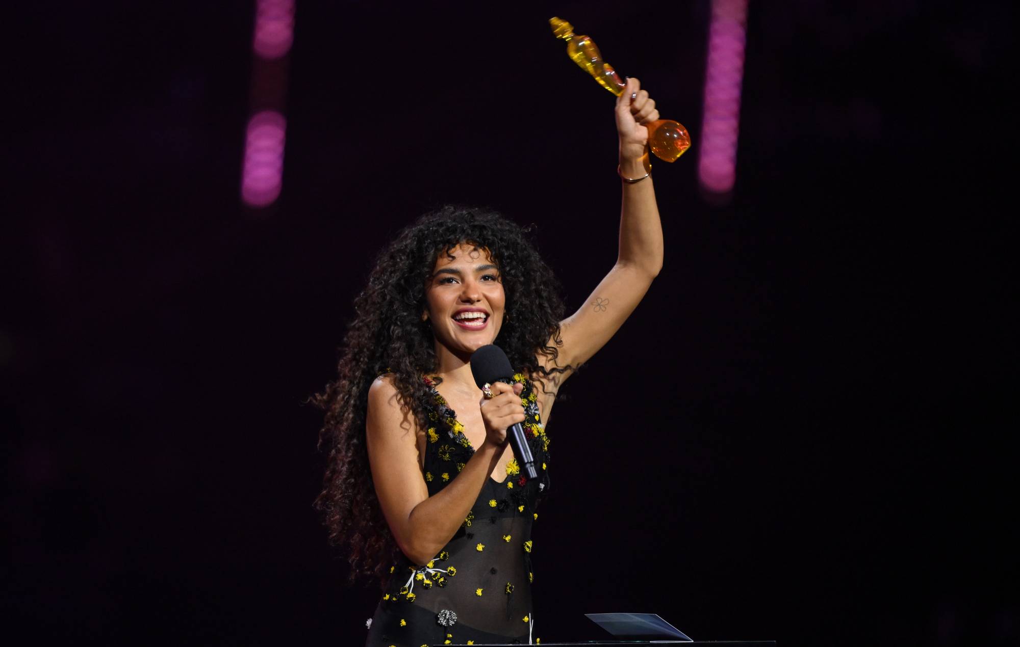 Алівія Дын дамінуе на BRITs 2026, забраўшы дадому чатыры ўзнагароды