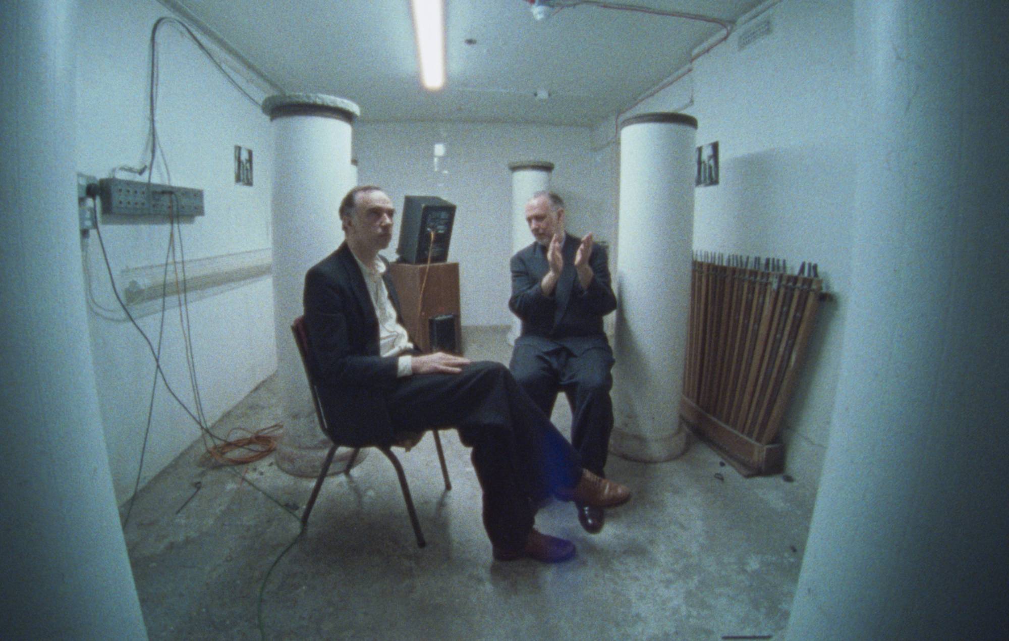 Глядзіце дакументальны фільм Soulwax пра іх першы ў свеце рэйв "After Hours" на Abbey Road - і іх поўны набор