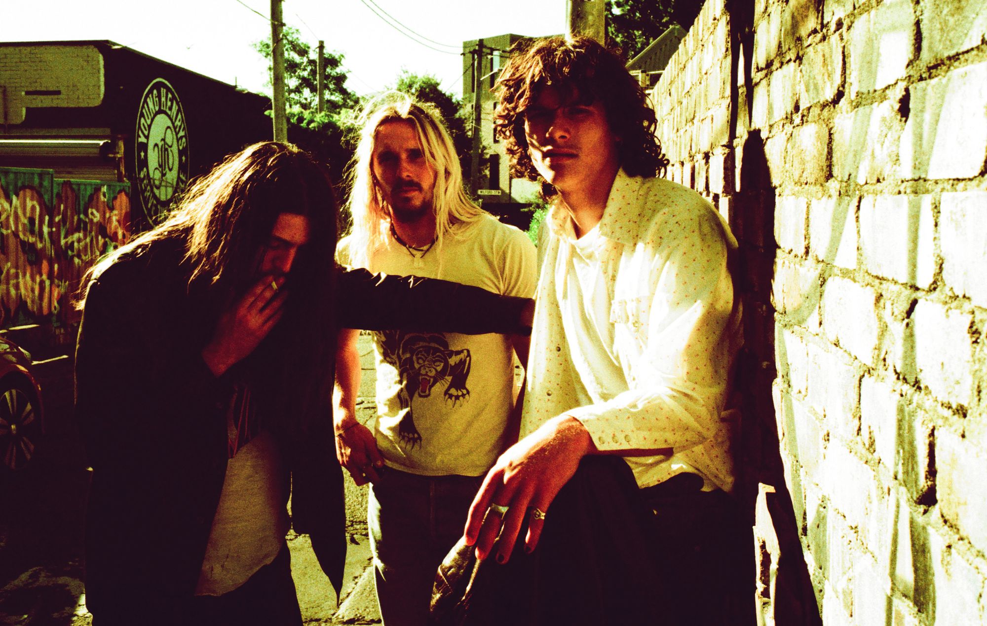 Раскручаны аўстралійскі Headsend нечакана выпусціў дэбютны міні-альбом "Angel Glands"